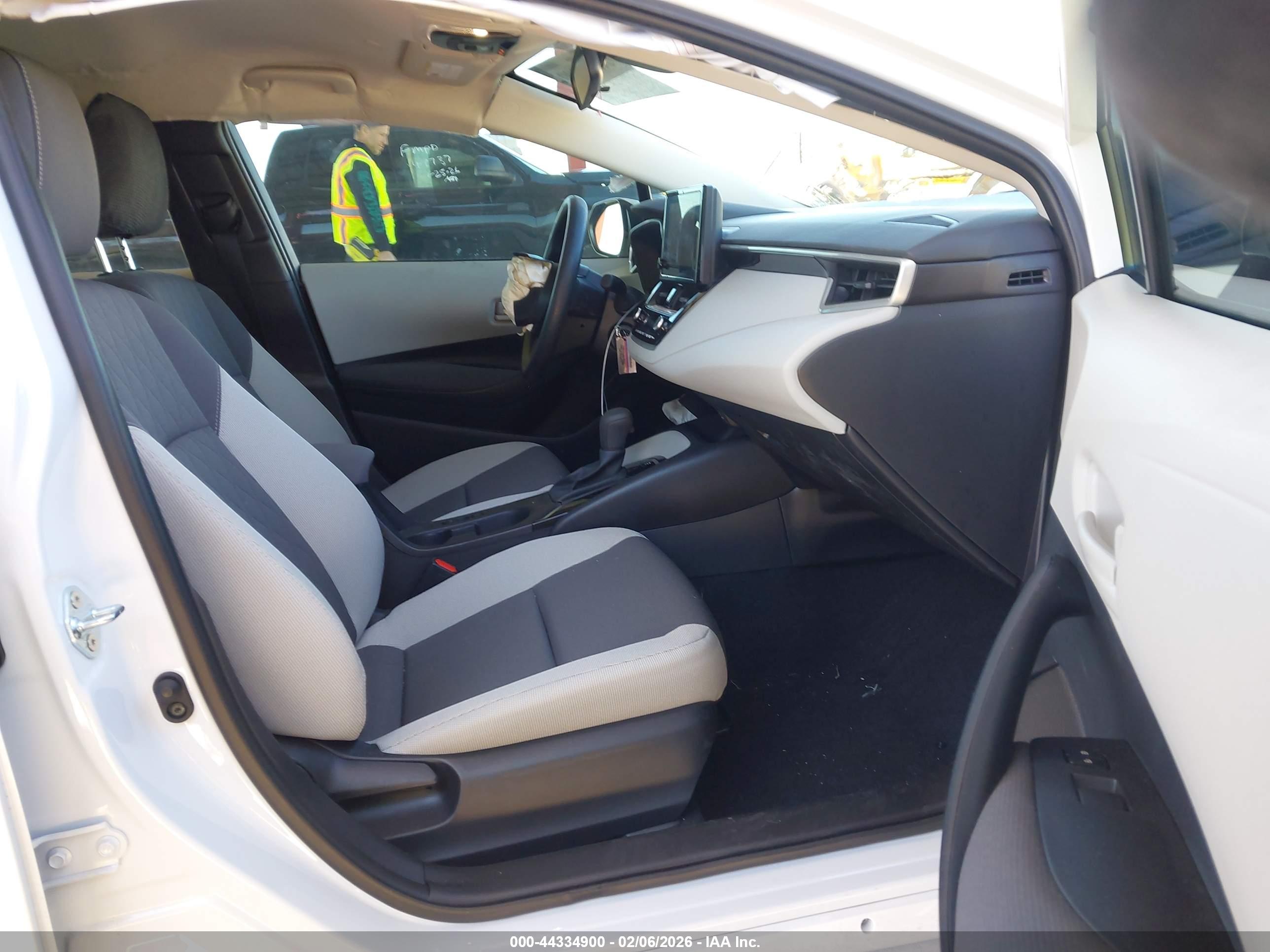 TOYOTA COROLLA image 5