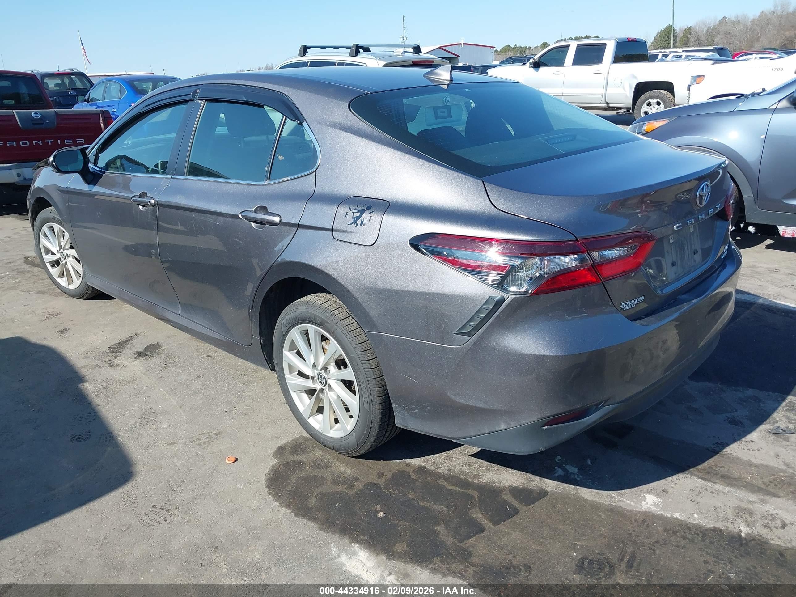 TOYOTA CAMRY image 3
