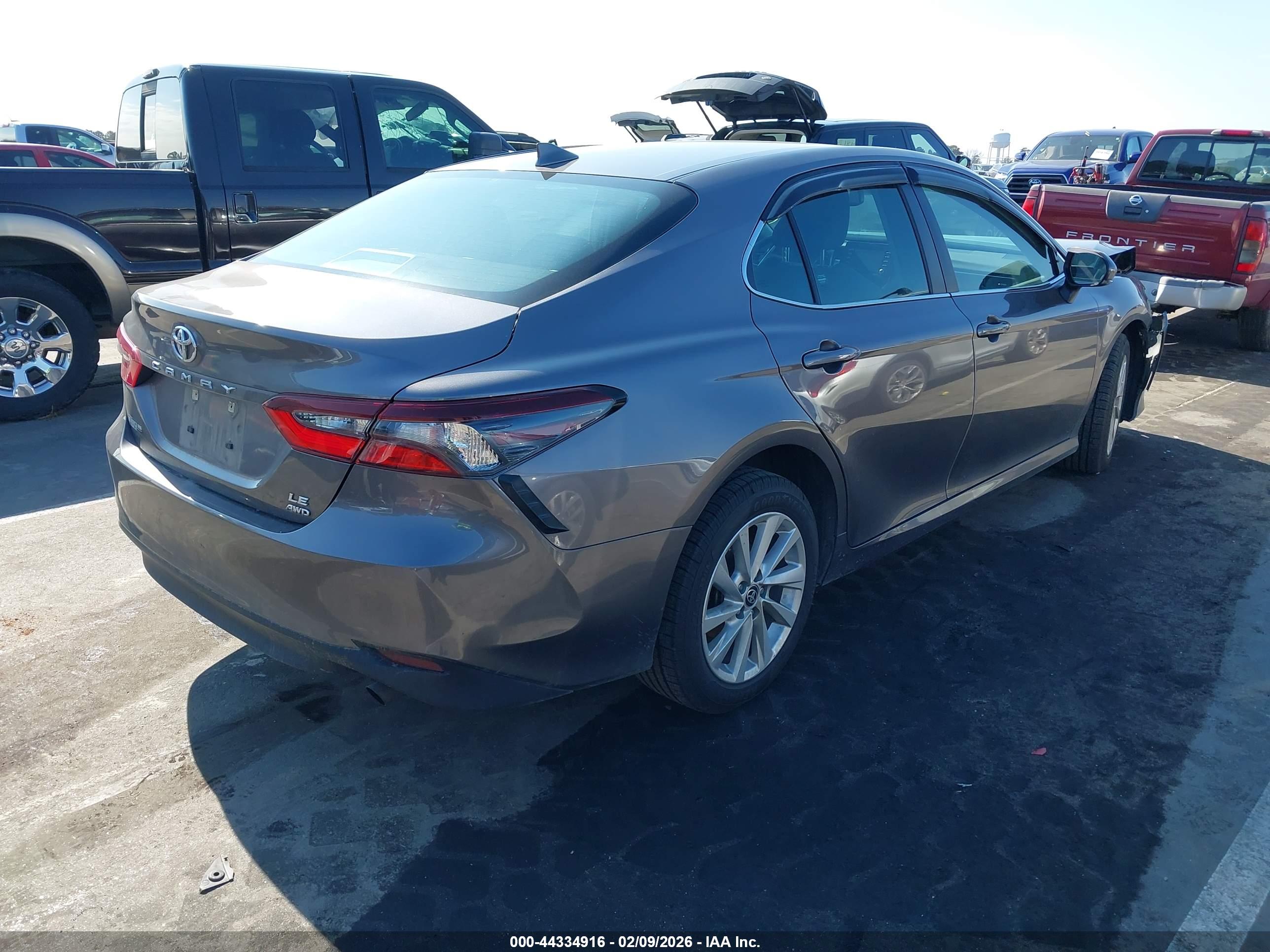 TOYOTA CAMRY image 4