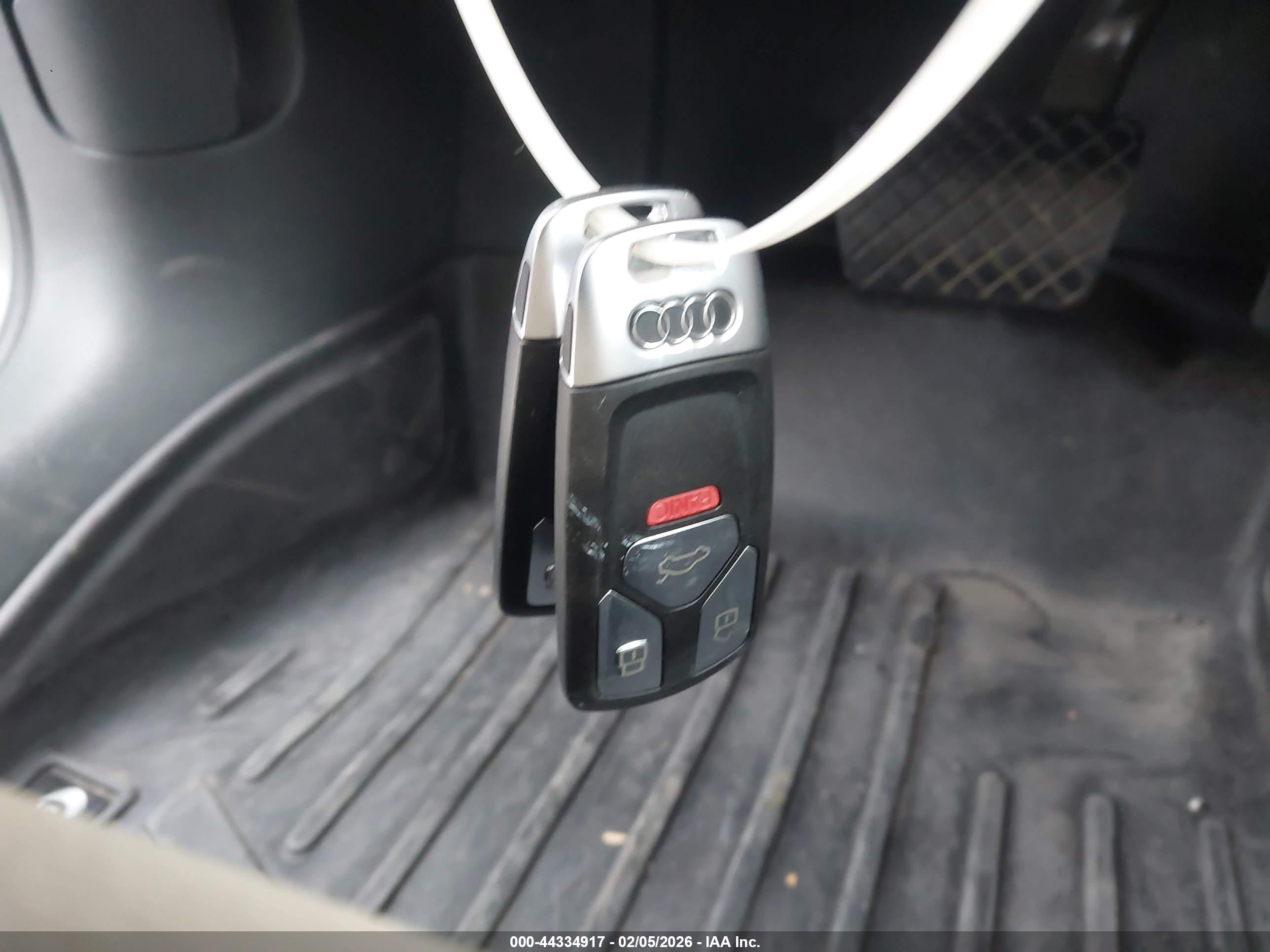 AUDI A4 image 11