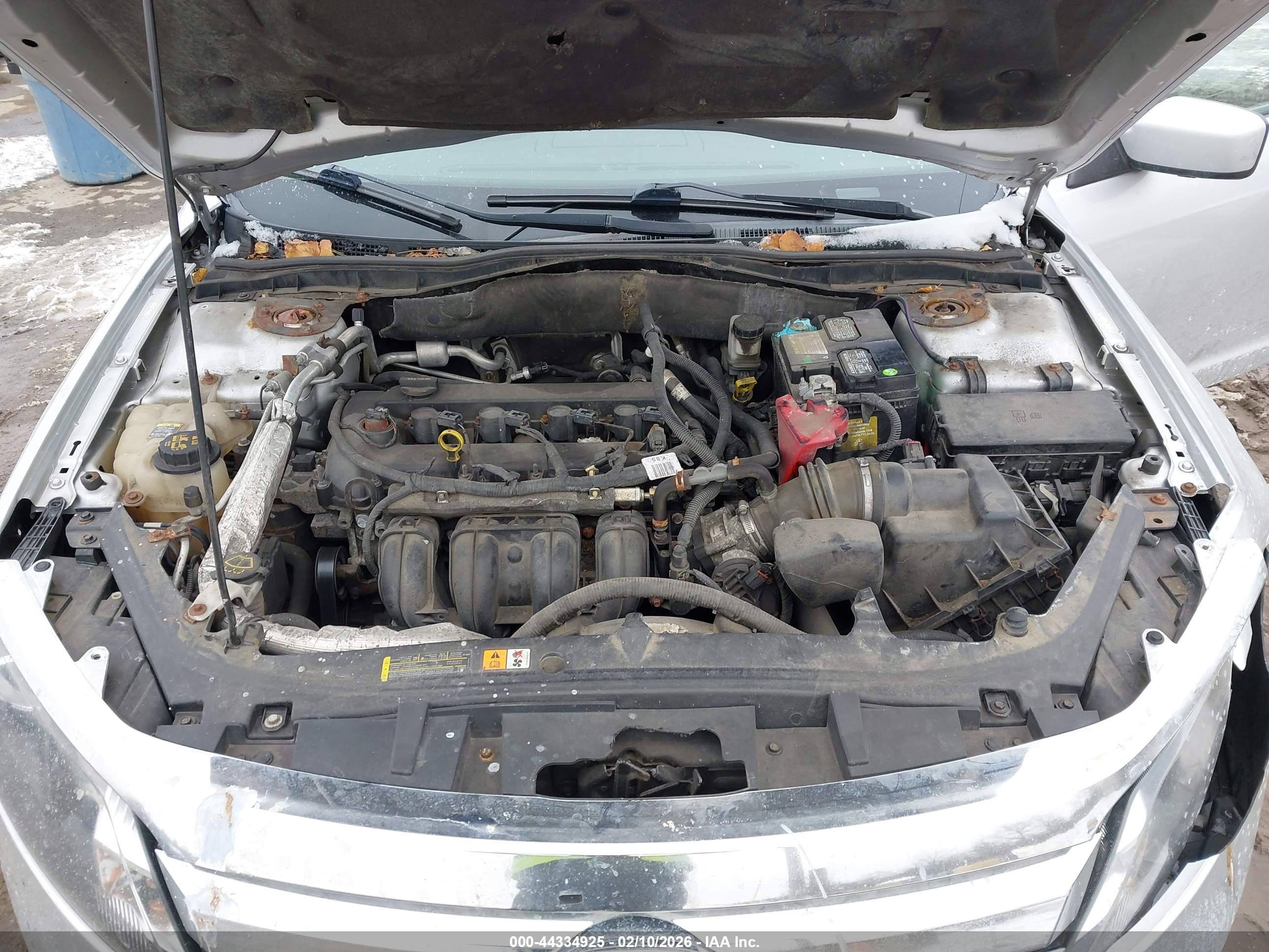 FORD FUSION image 10