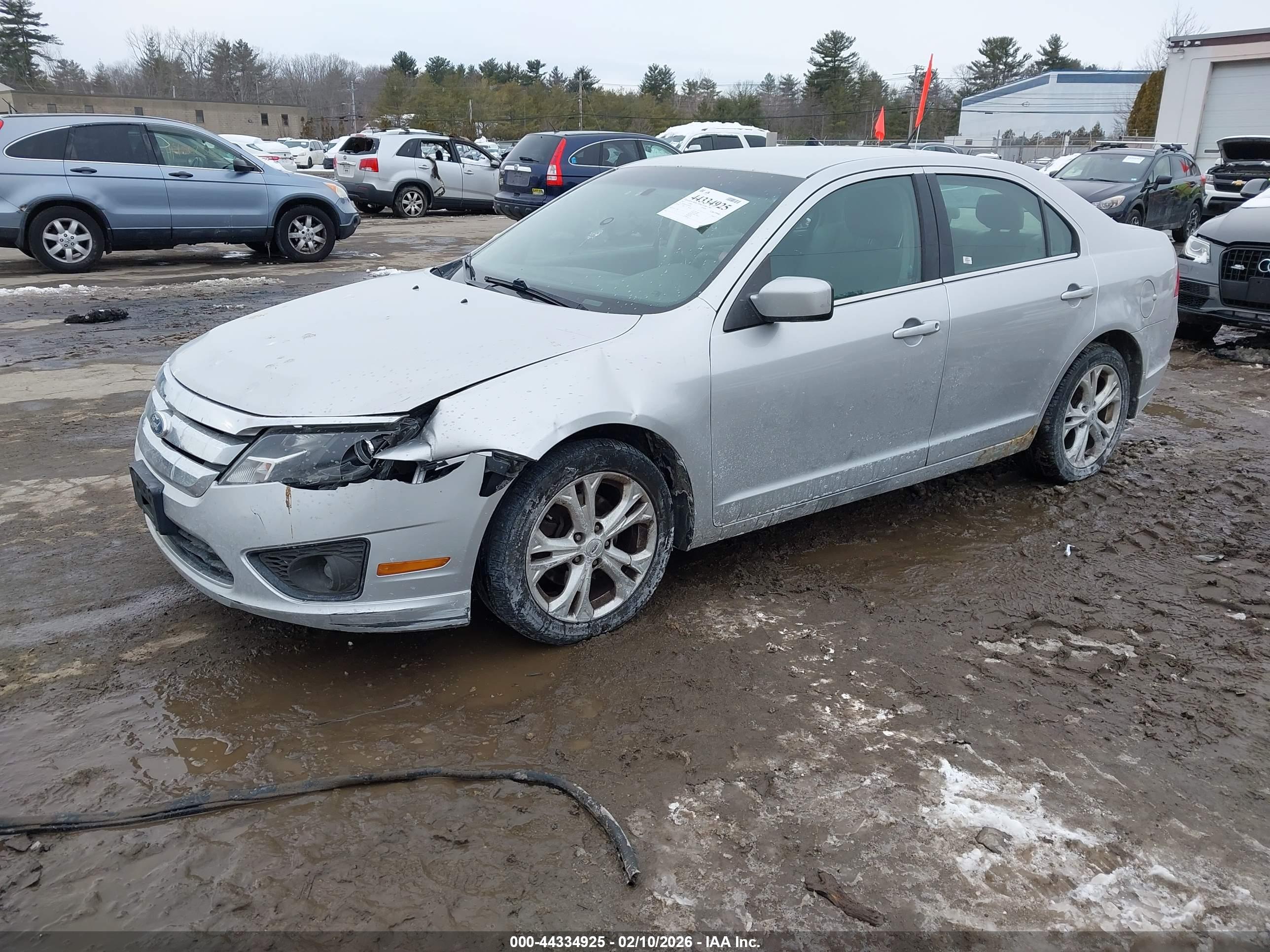 FORD FUSION image 2