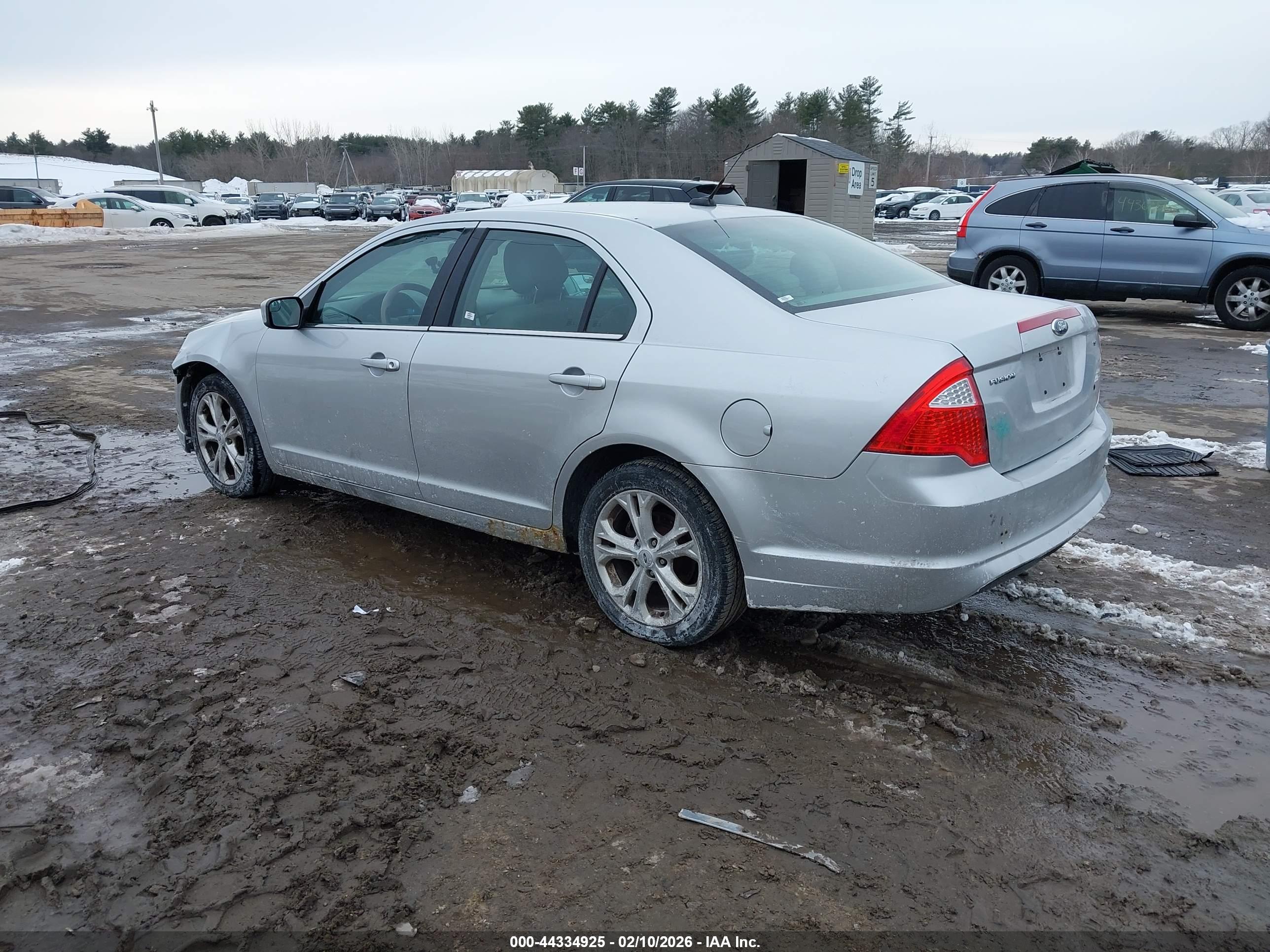 FORD FUSION image 3