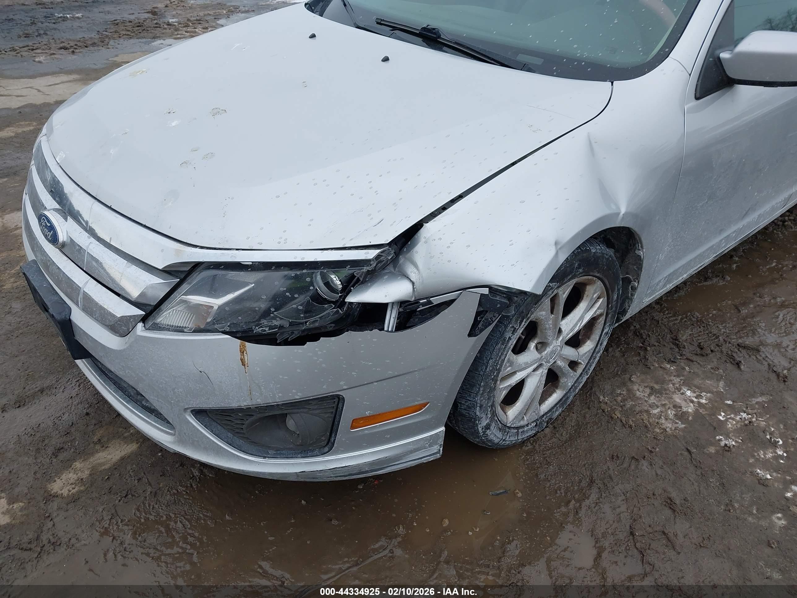 FORD FUSION image 6
