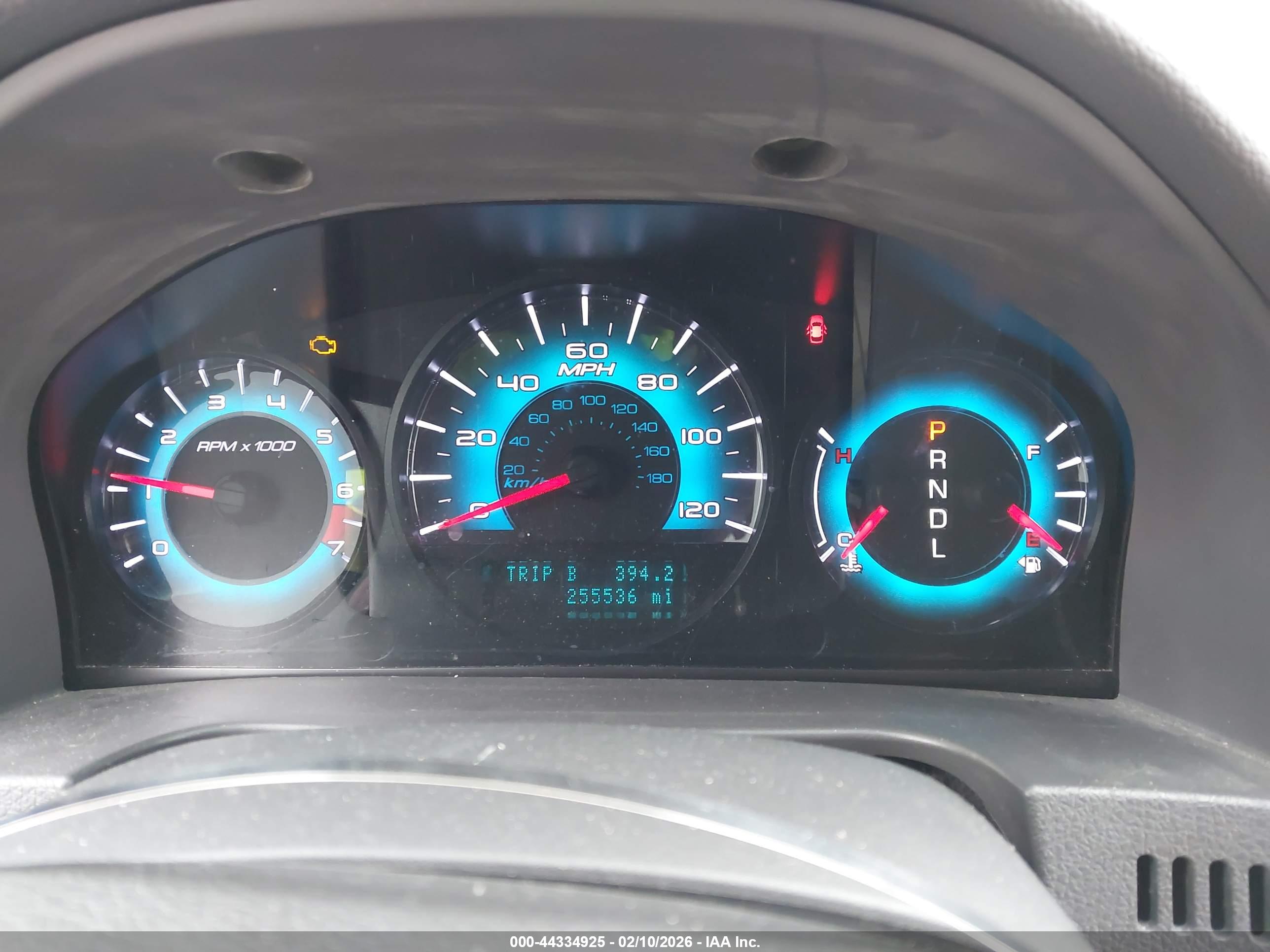 FORD FUSION image 7
