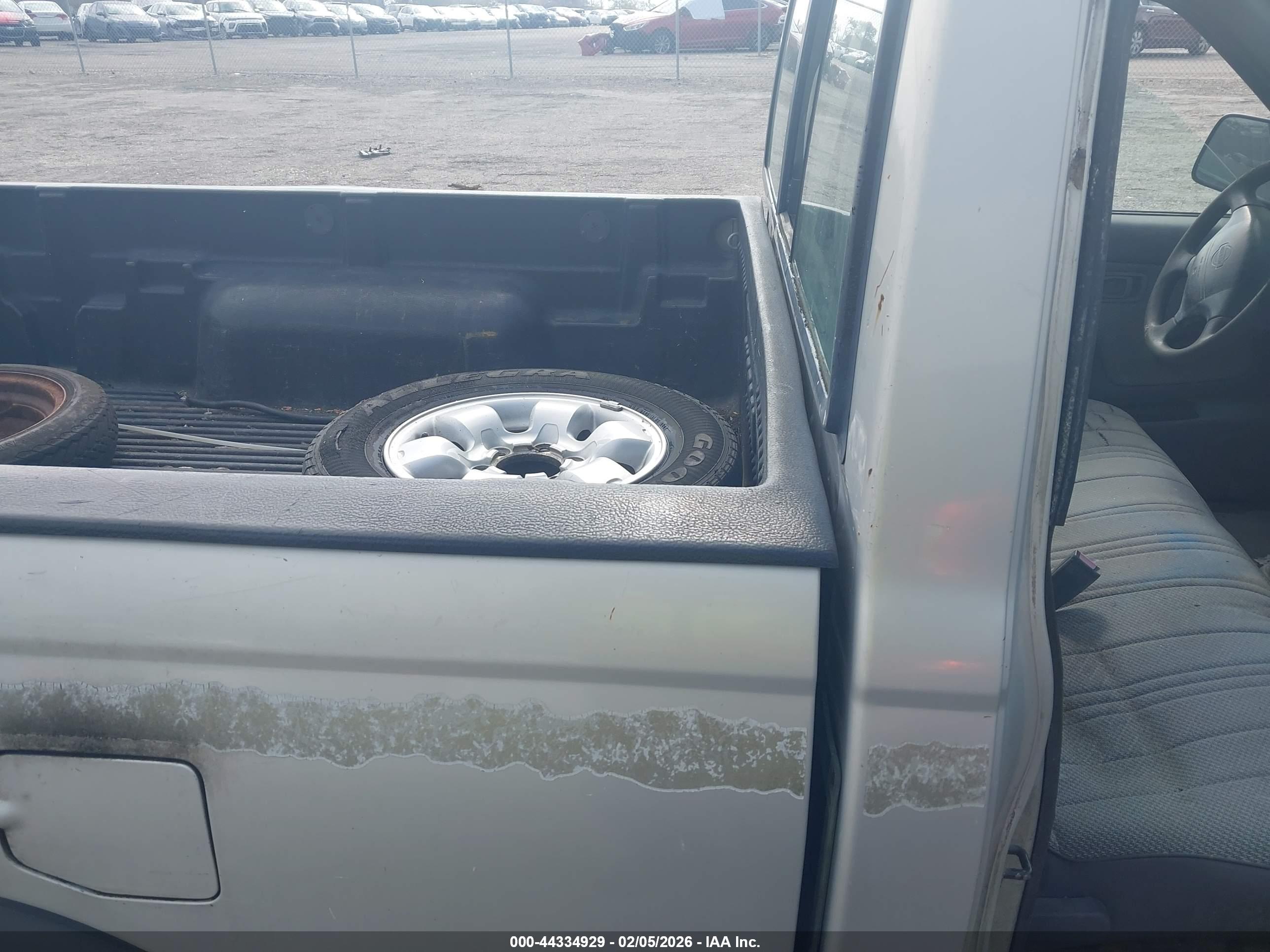 NISSAN FRONTIER image 8