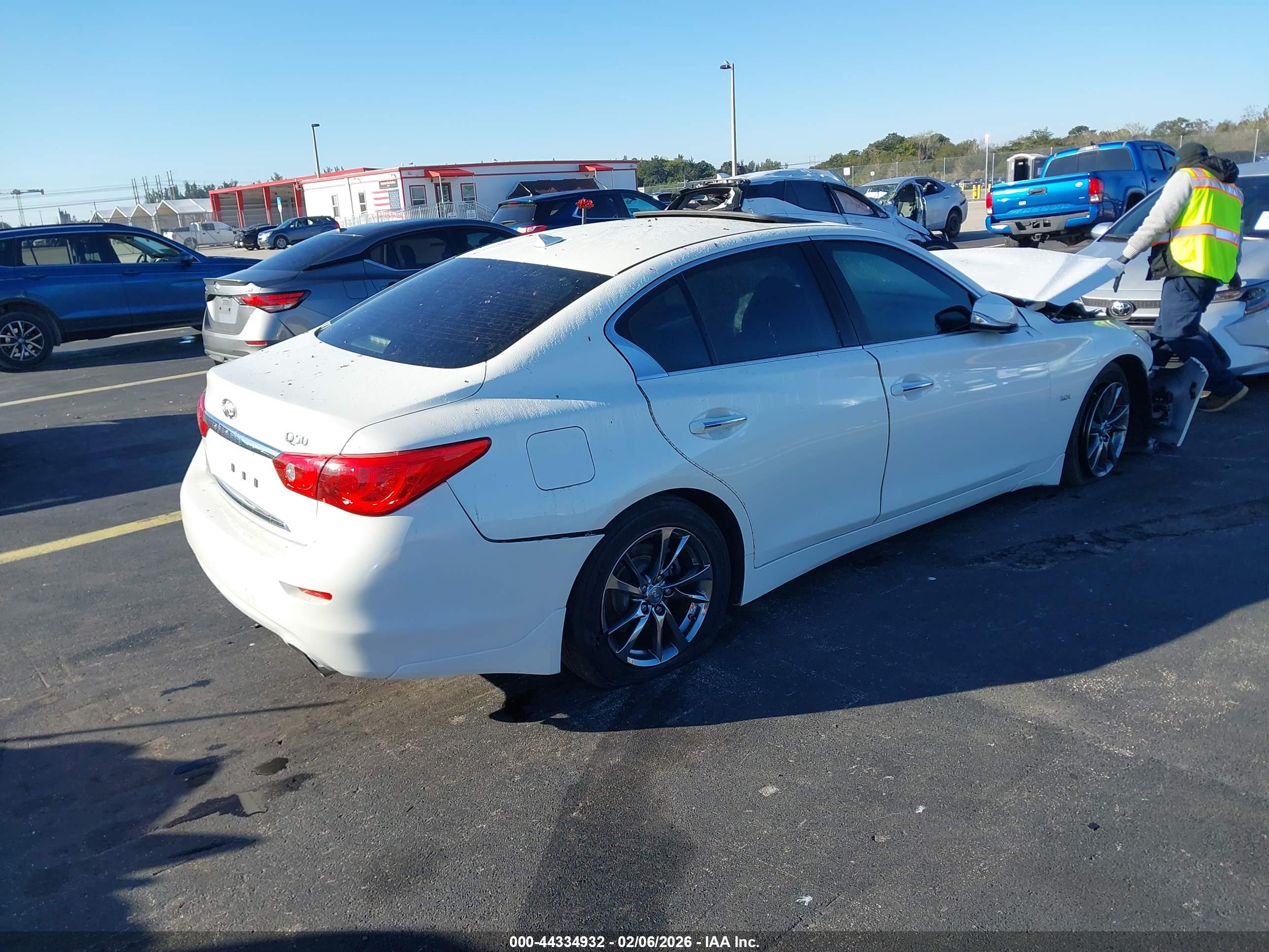 INFINITI Q50 image 4