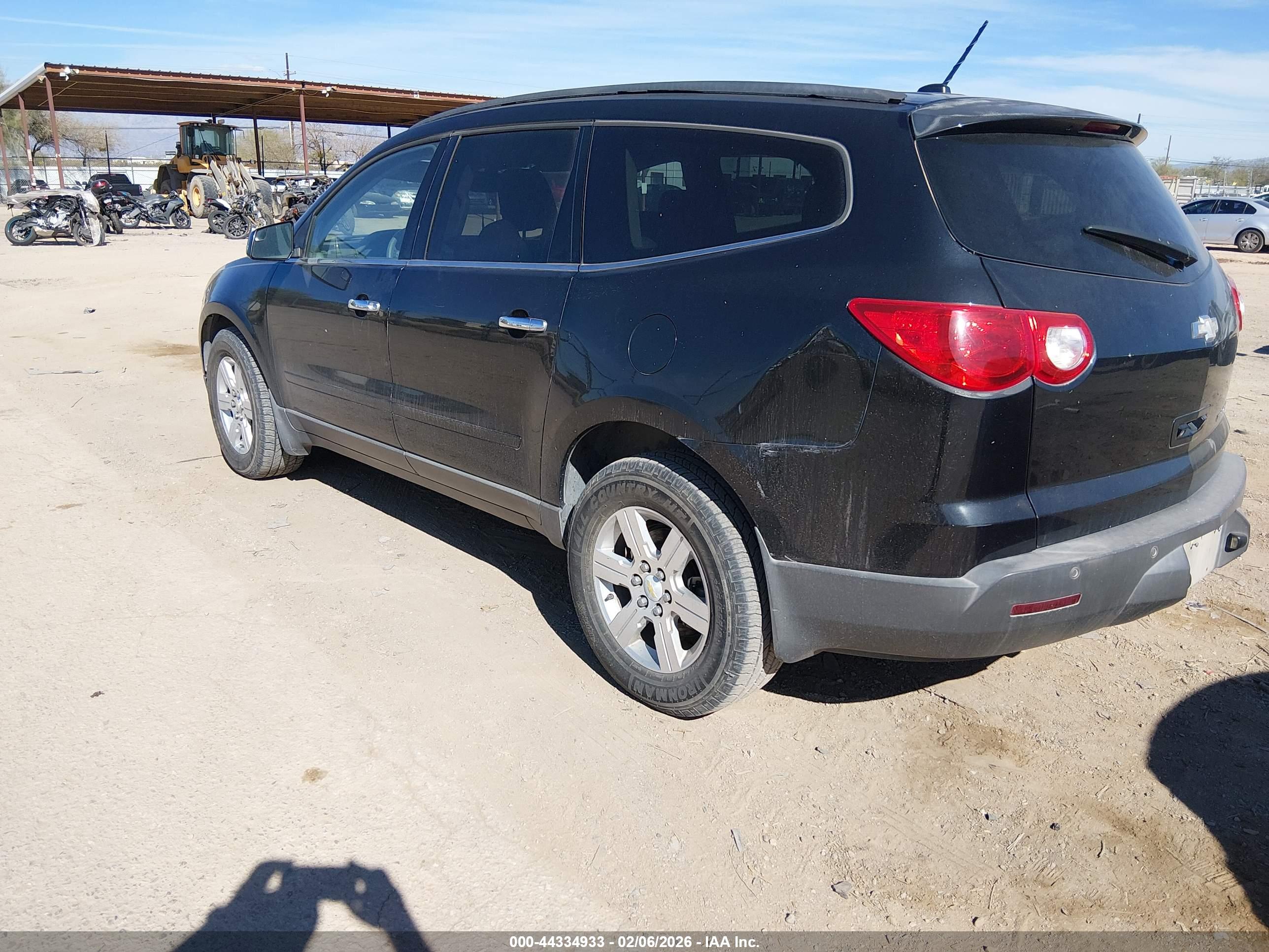CHEVROLET TRAVERSE image 3