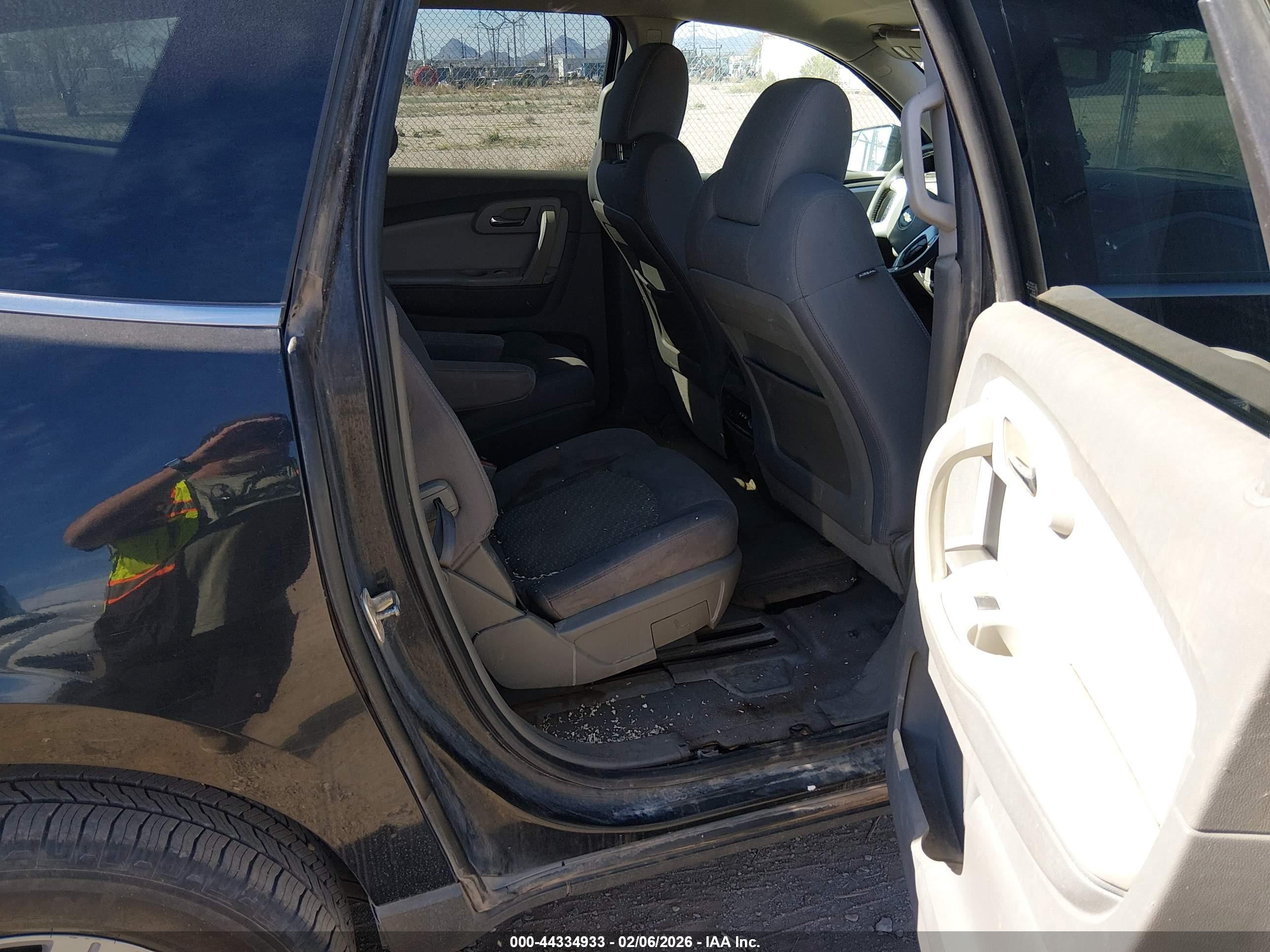 CHEVROLET TRAVERSE image 8