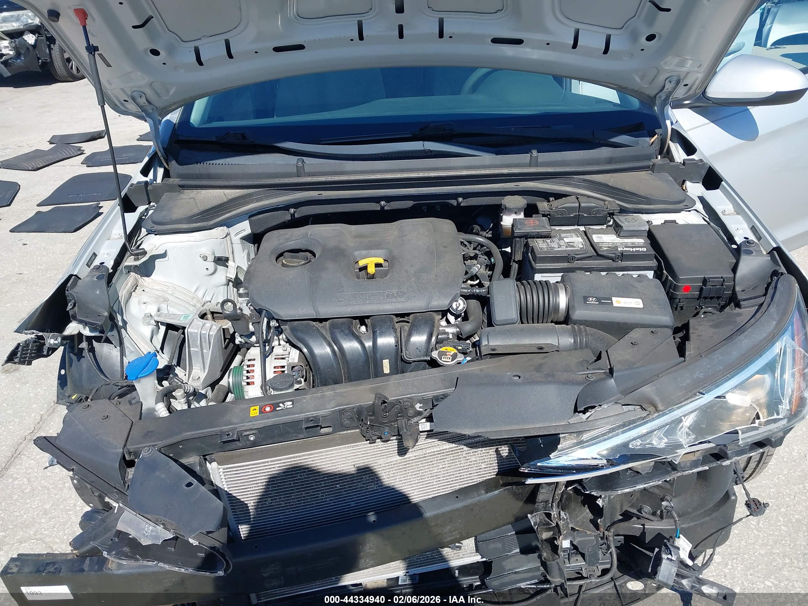 HYUNDAI ELANTRA image 10