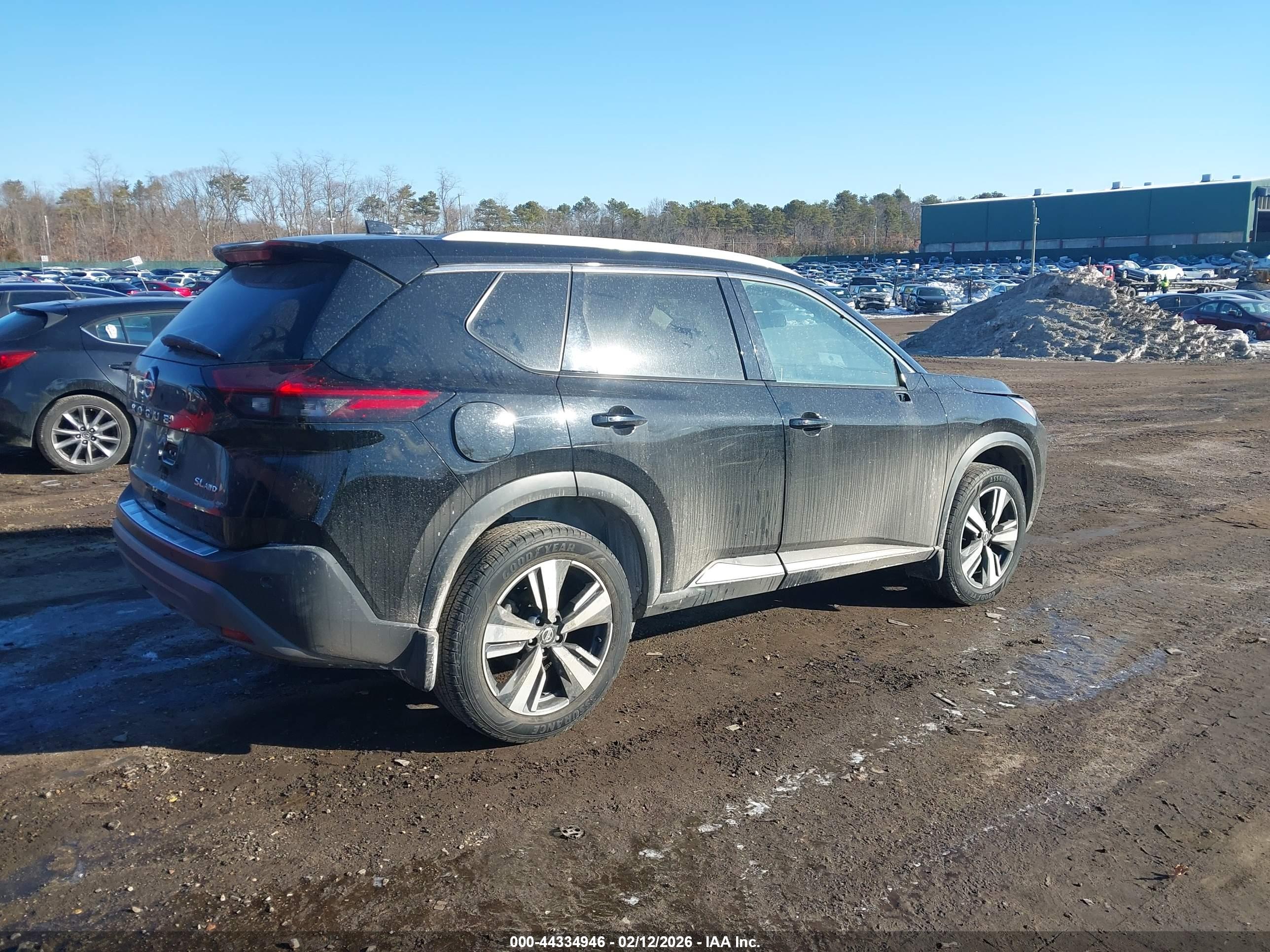 NISSAN ROGUE image 4