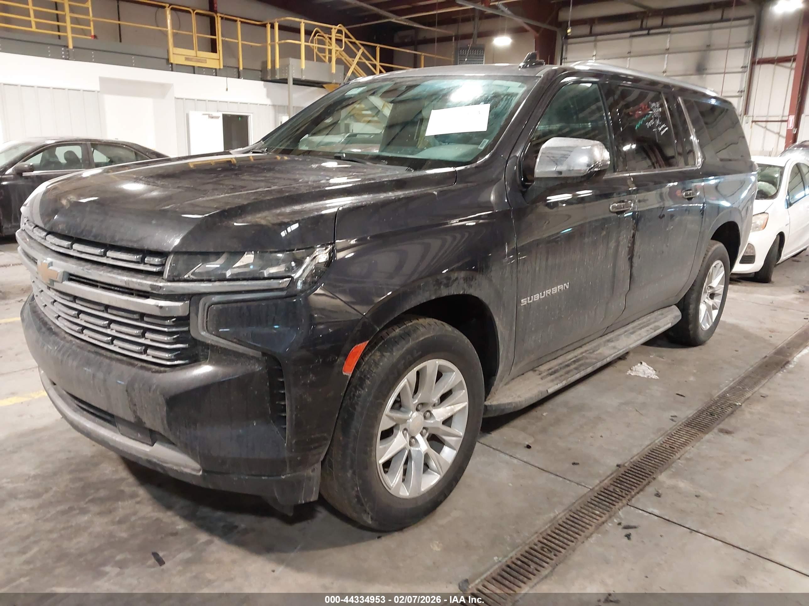 CHEVROLET SUBURBAN image 2