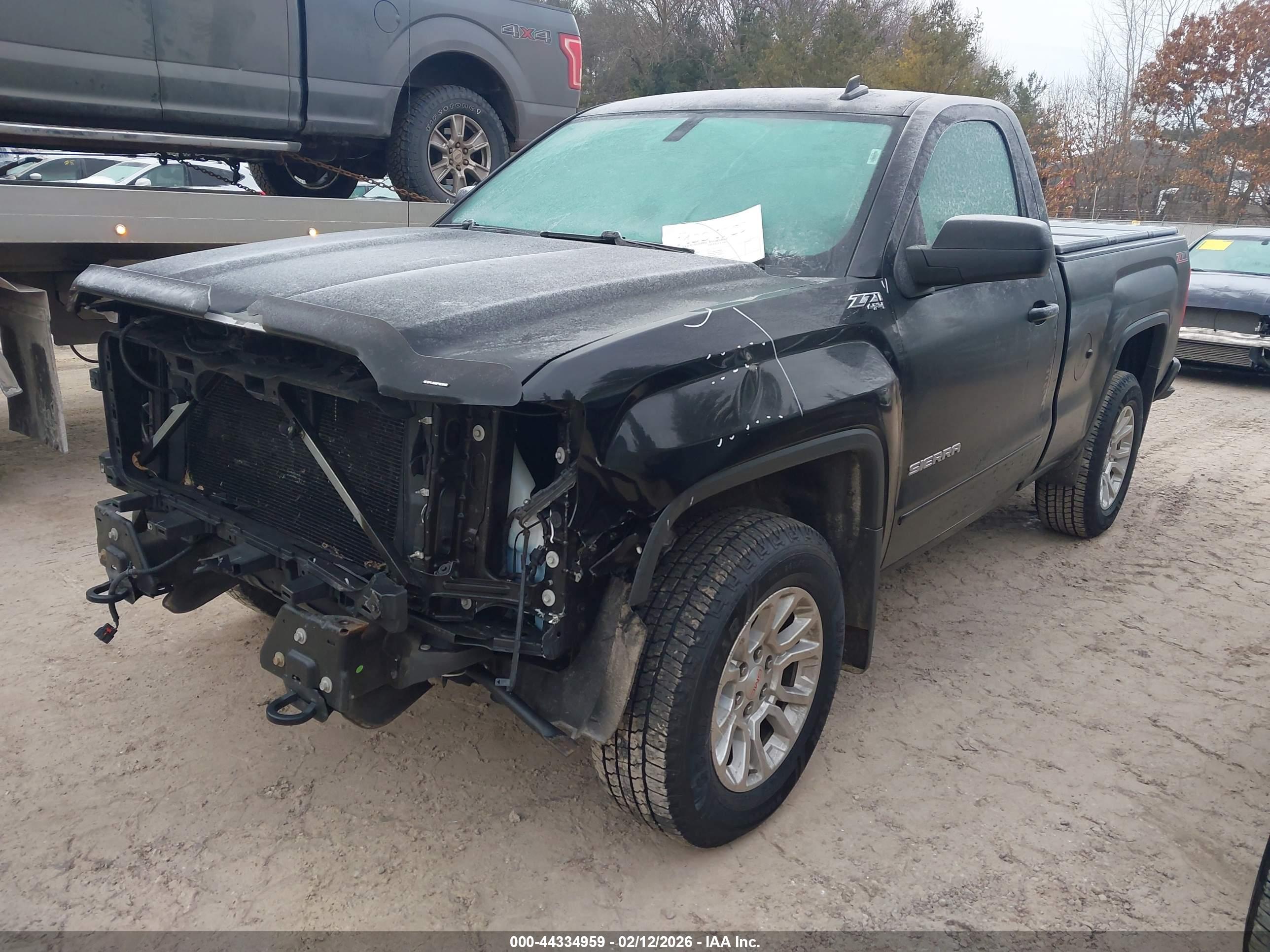 GMC SIERRA image 2