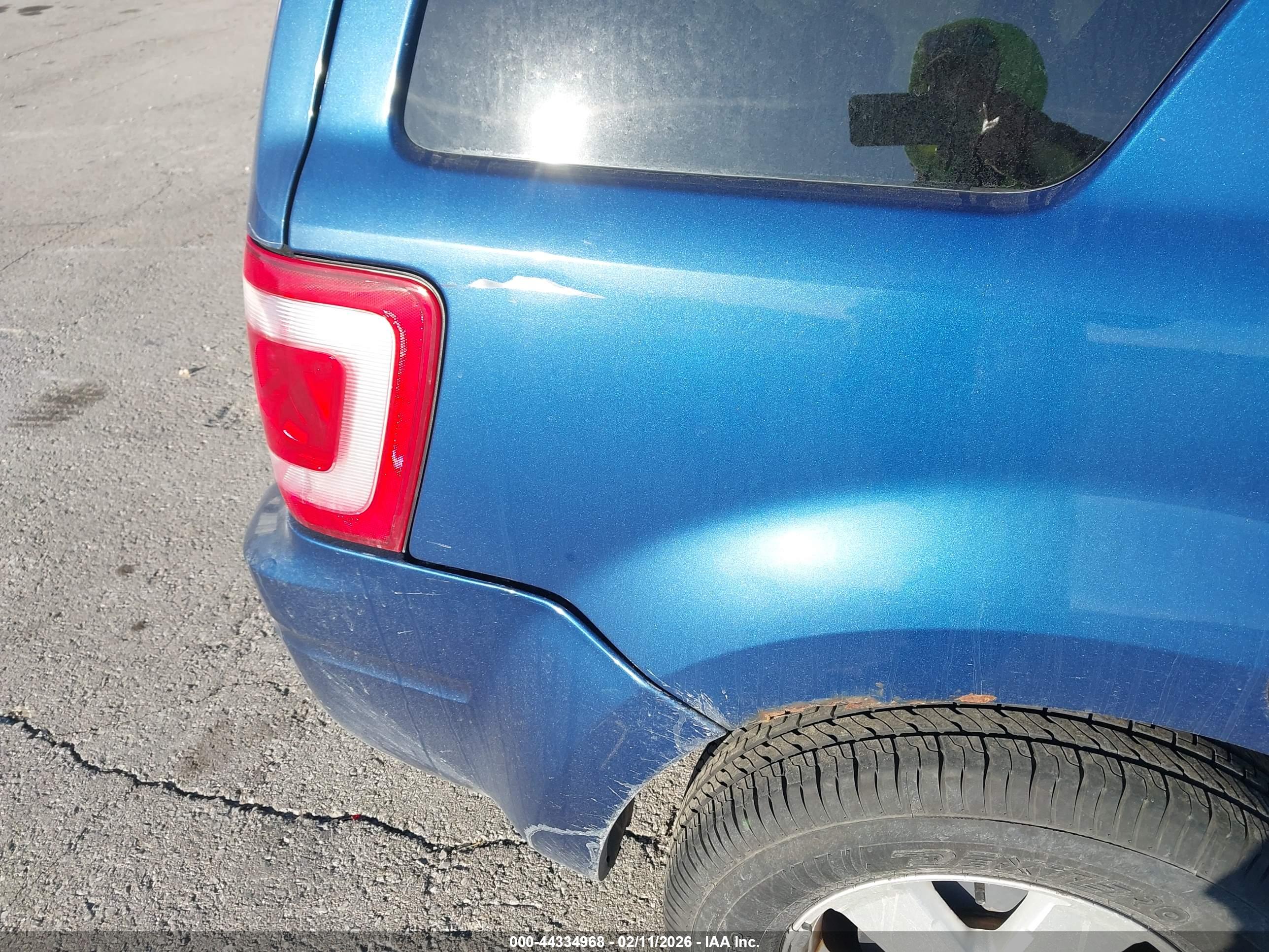 FORD ESCAPE image 6