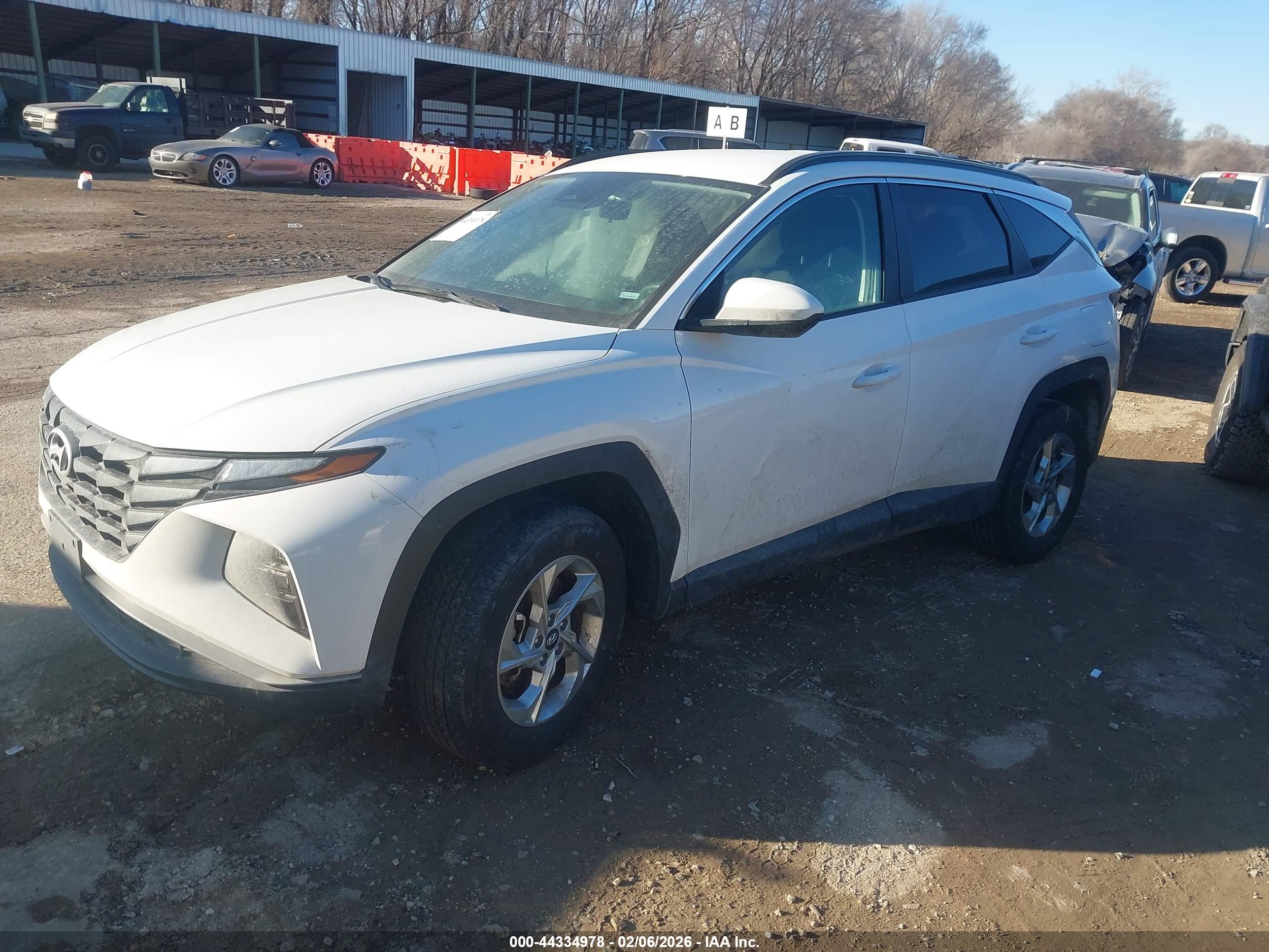 HYUNDAI TUCSON image 2