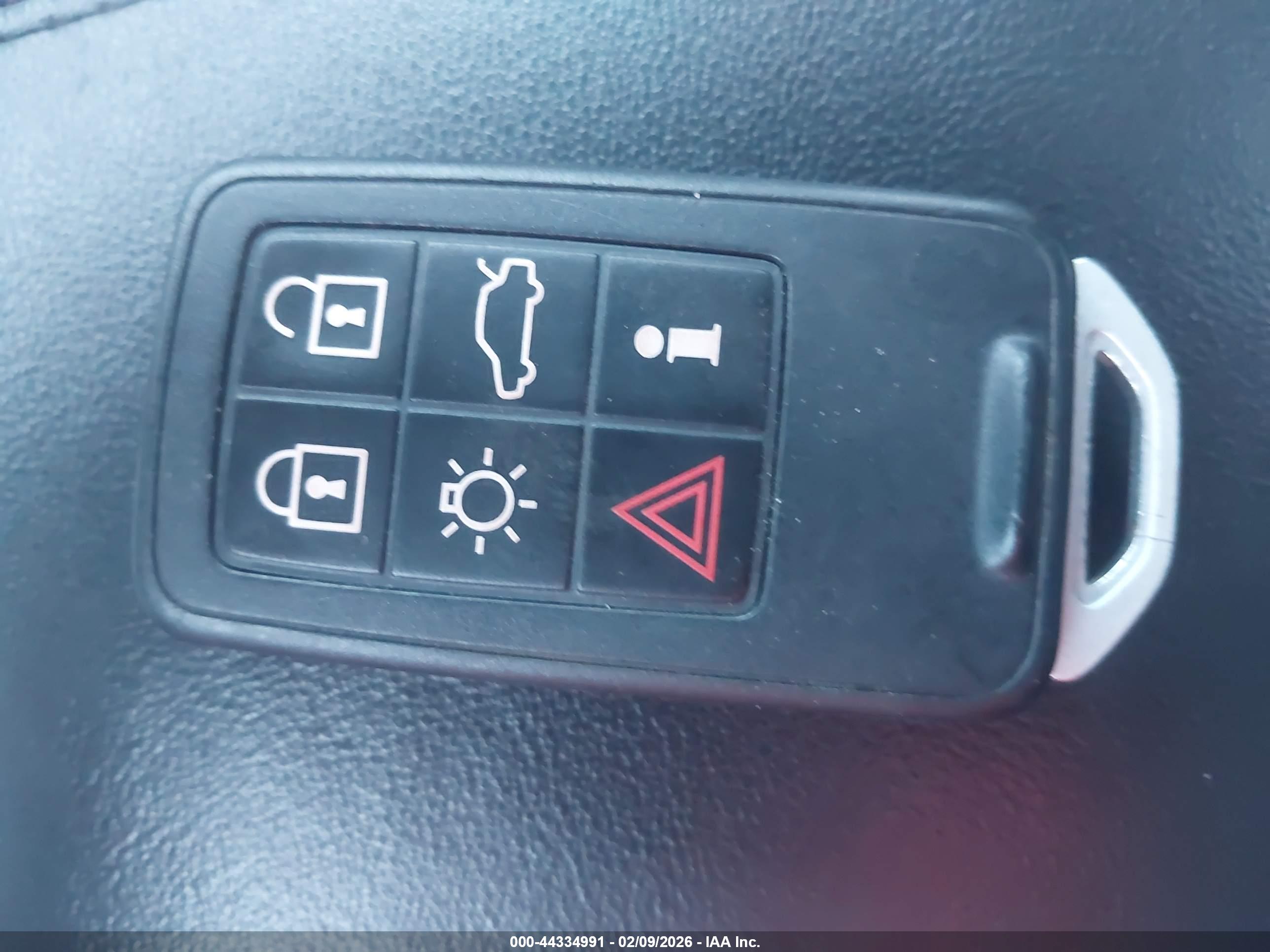 VOLVO S60 image 11