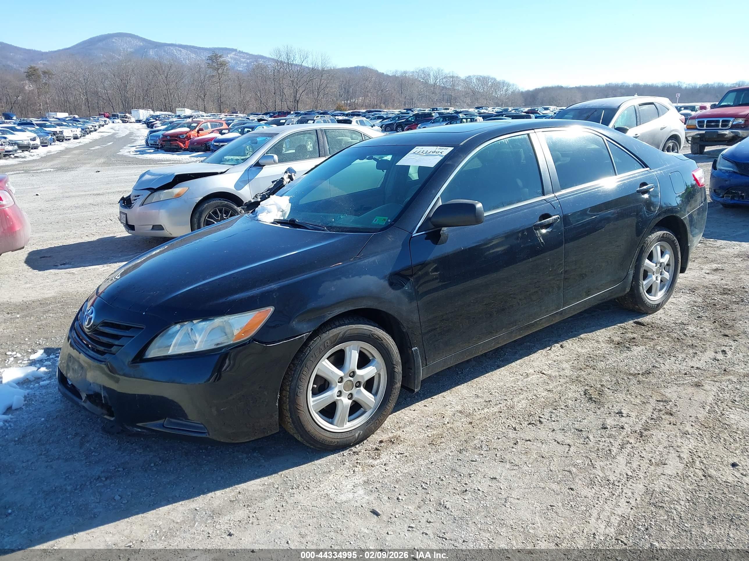 TOYOTA CAMRY image 2