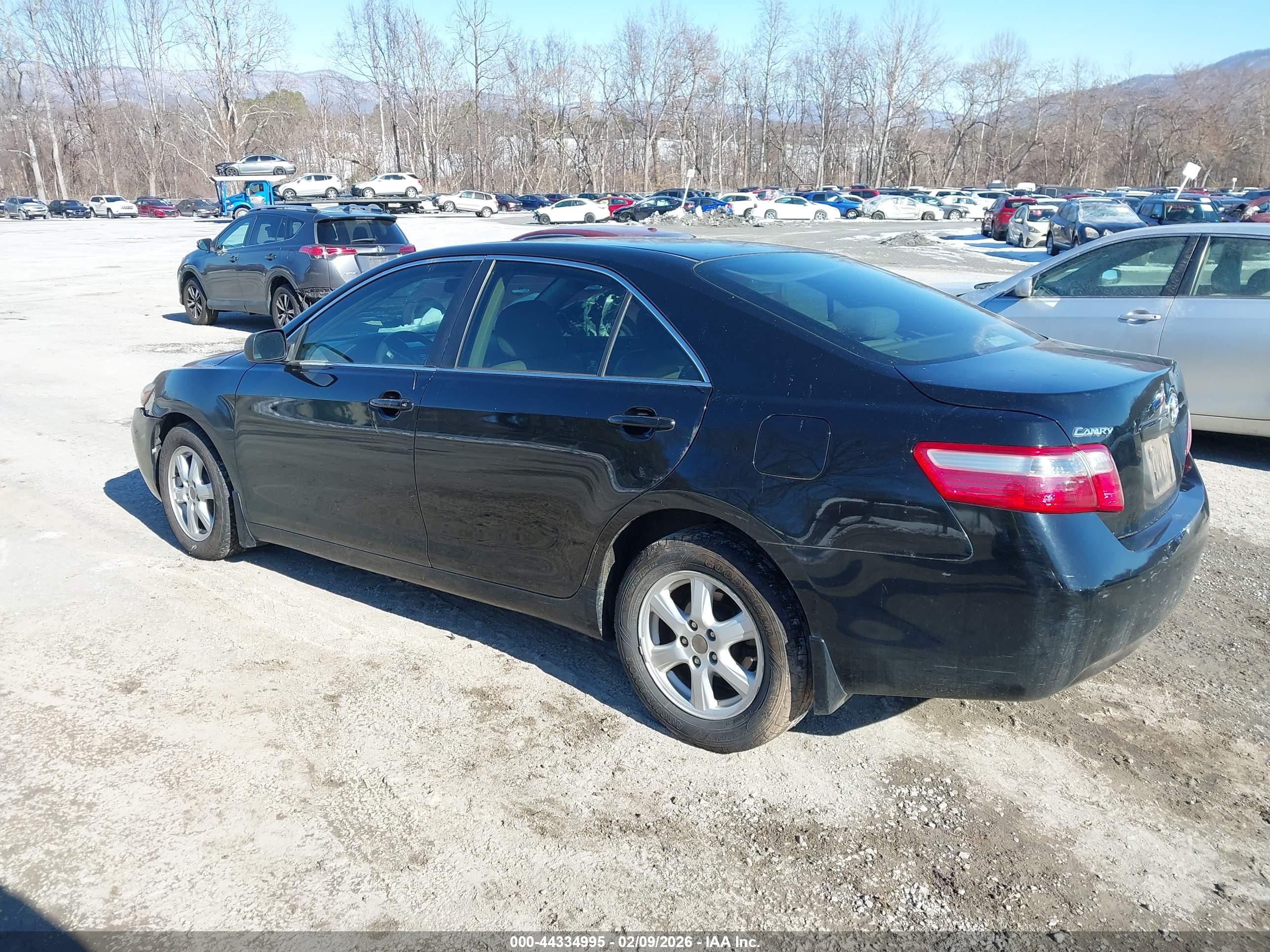 TOYOTA CAMRY image 3
