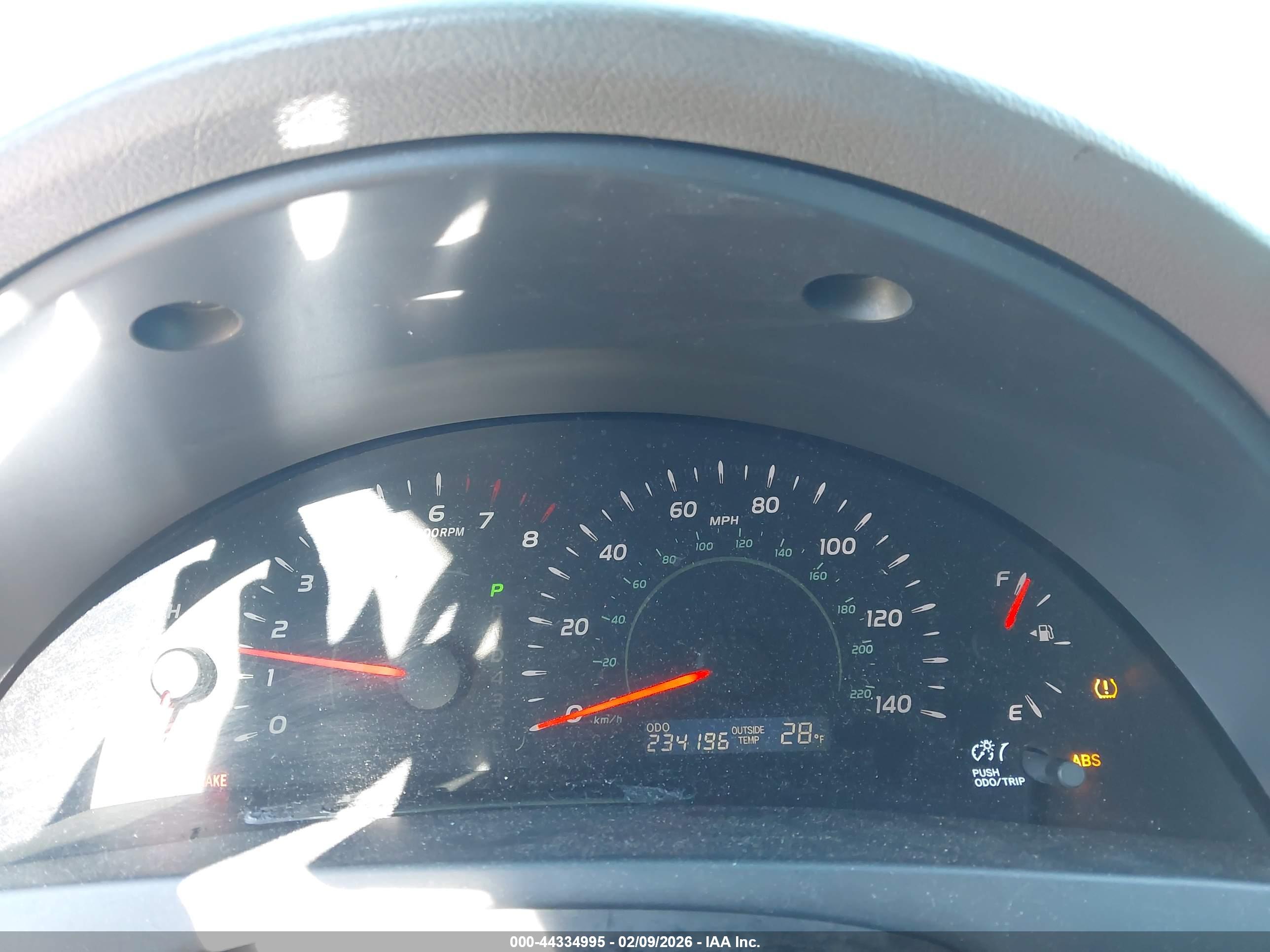 TOYOTA CAMRY image 7
