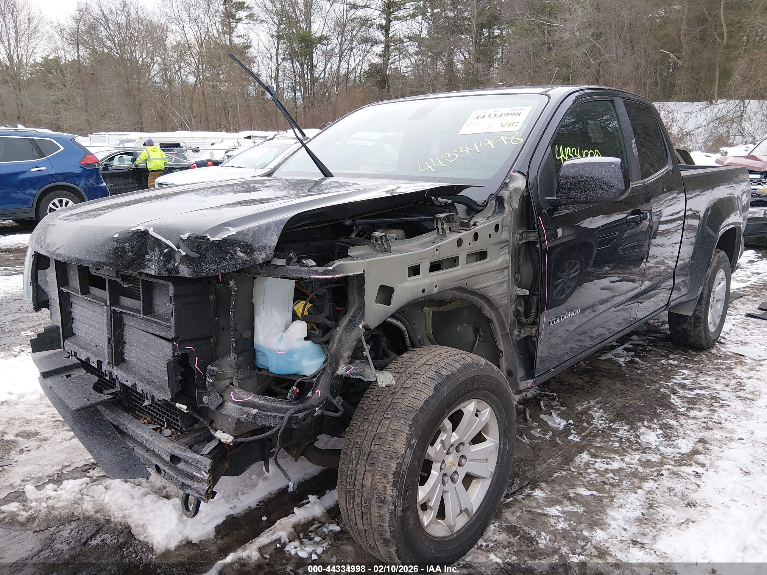 CHEVROLET COLORADO image 2