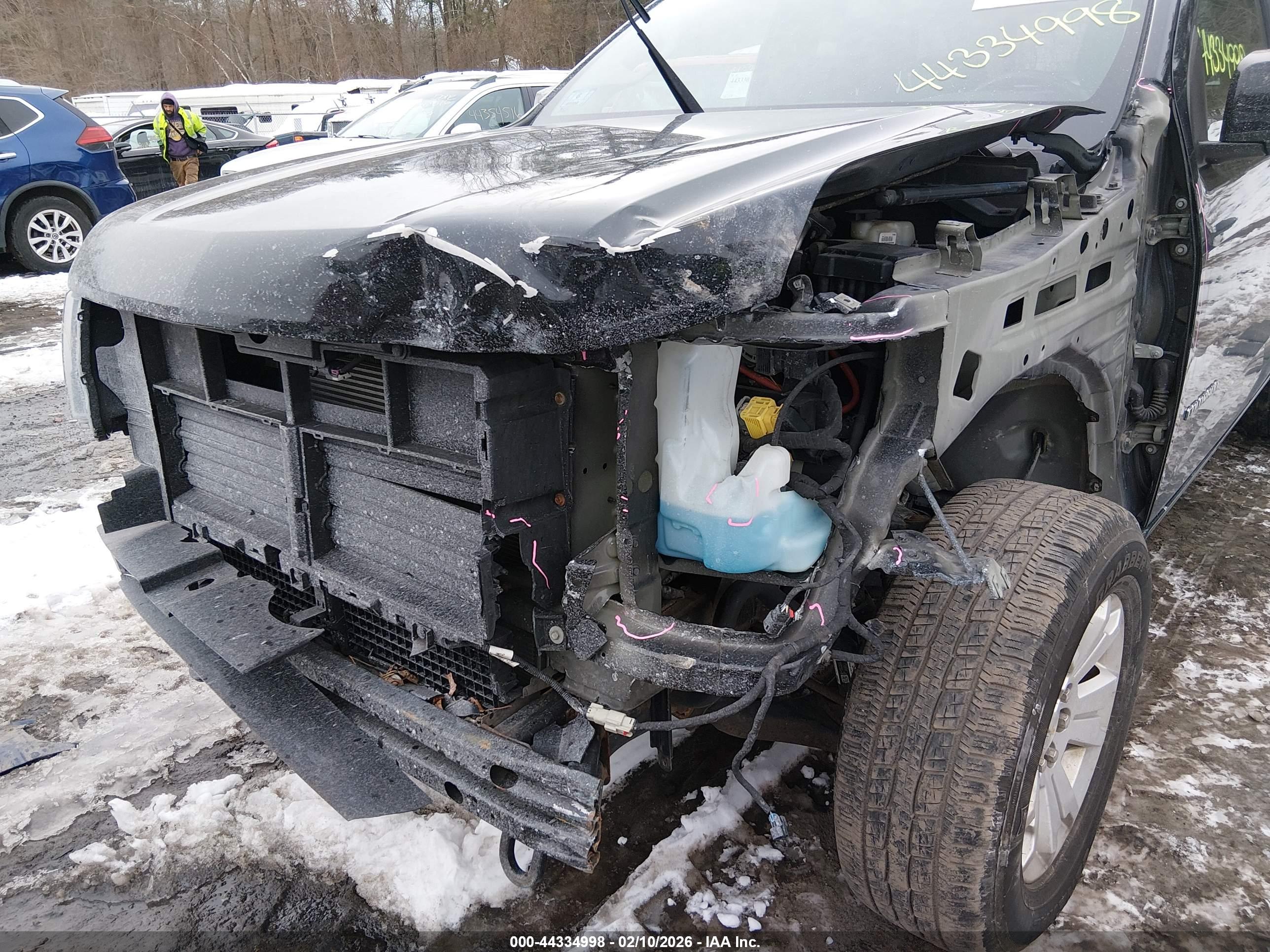 CHEVROLET COLORADO image 6