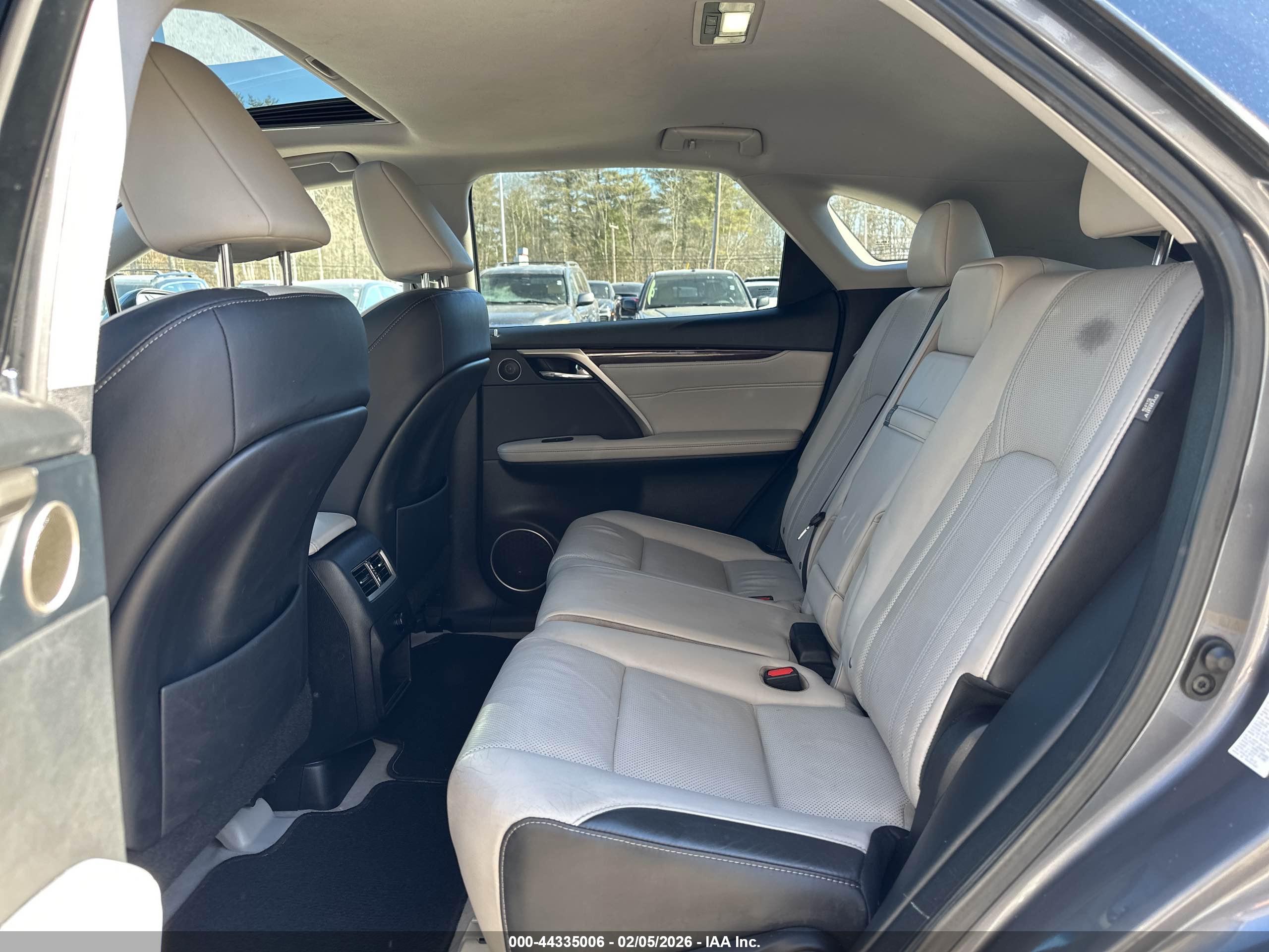LEXUS RX image 8