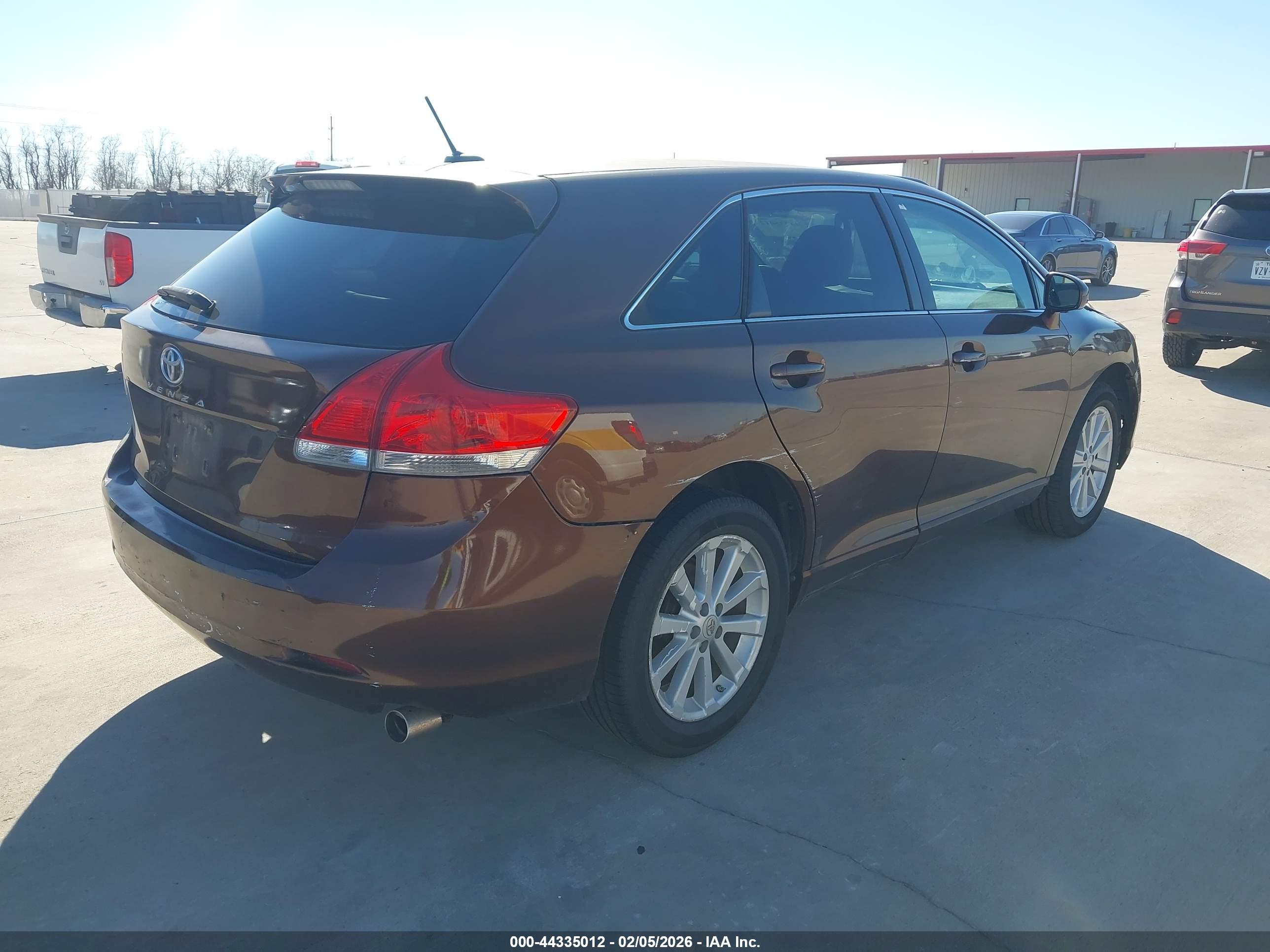TOYOTA VENZA image 4