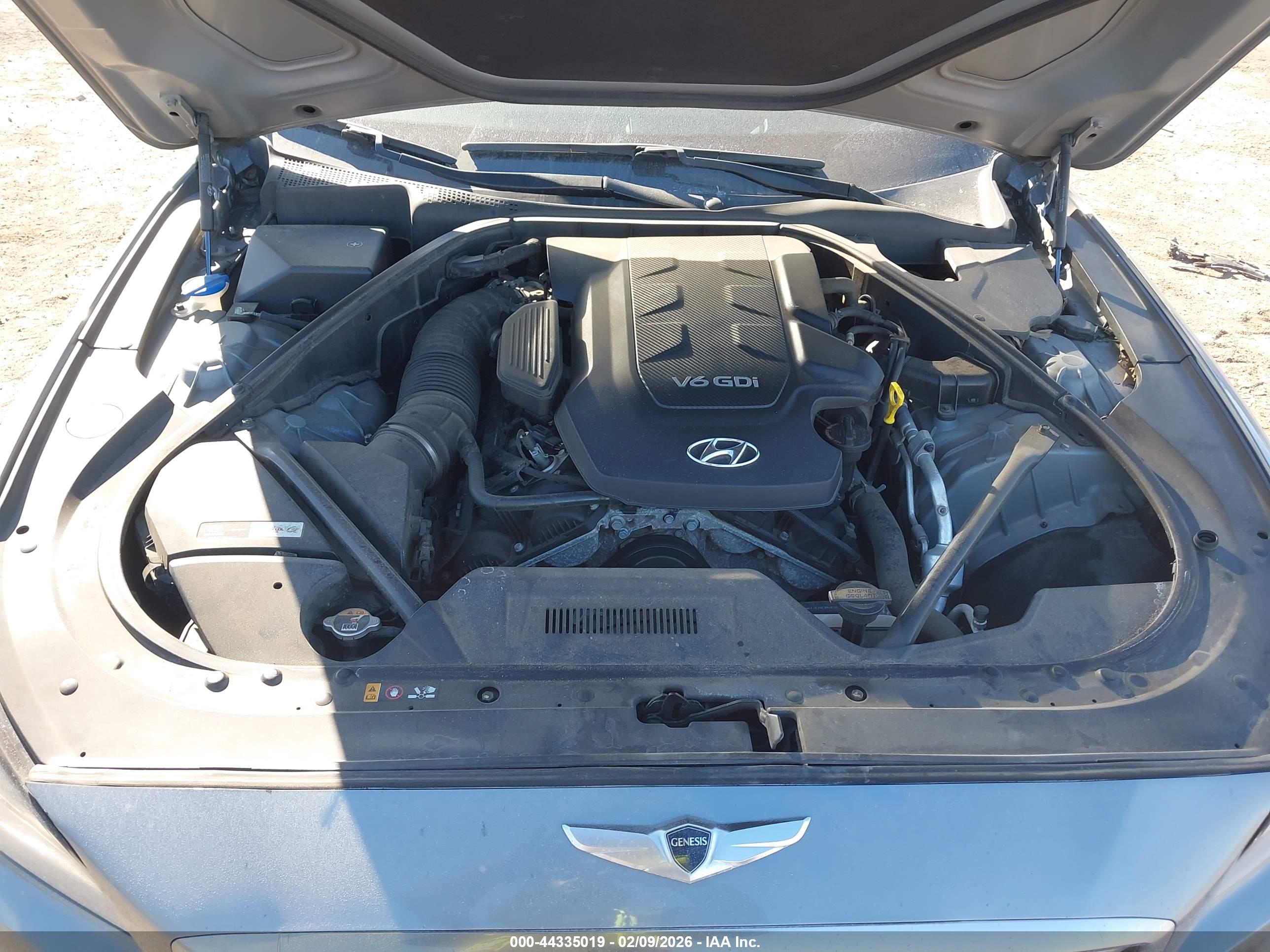 HYUNDAI GENESIS image 10