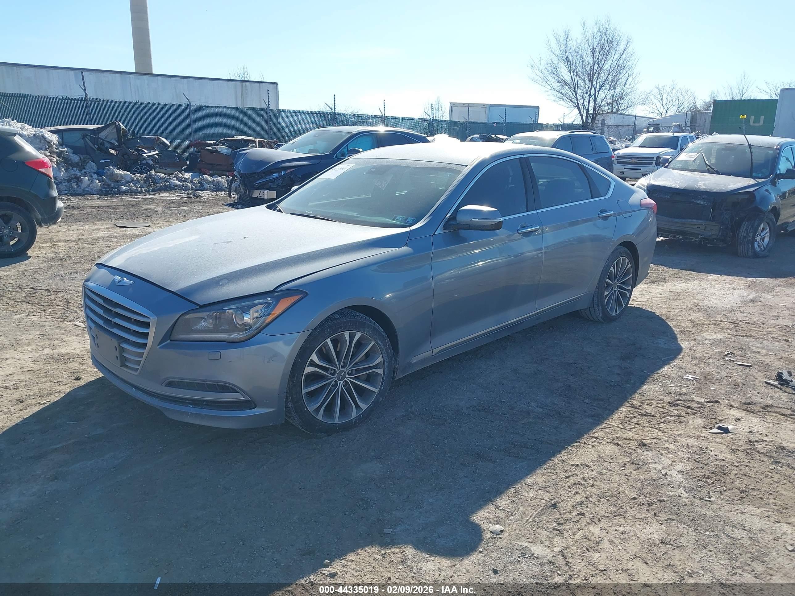 HYUNDAI GENESIS image 2