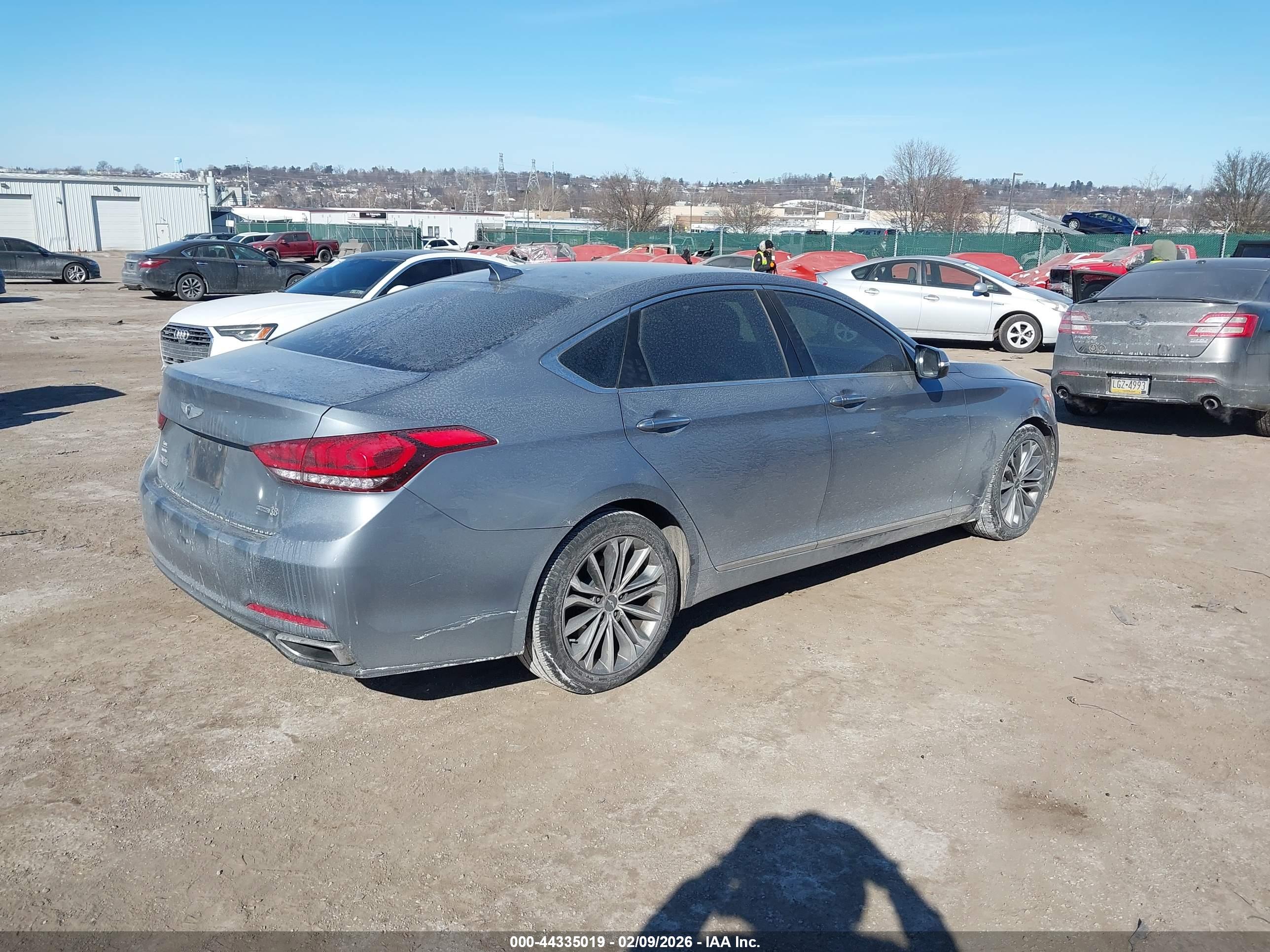 HYUNDAI GENESIS image 4