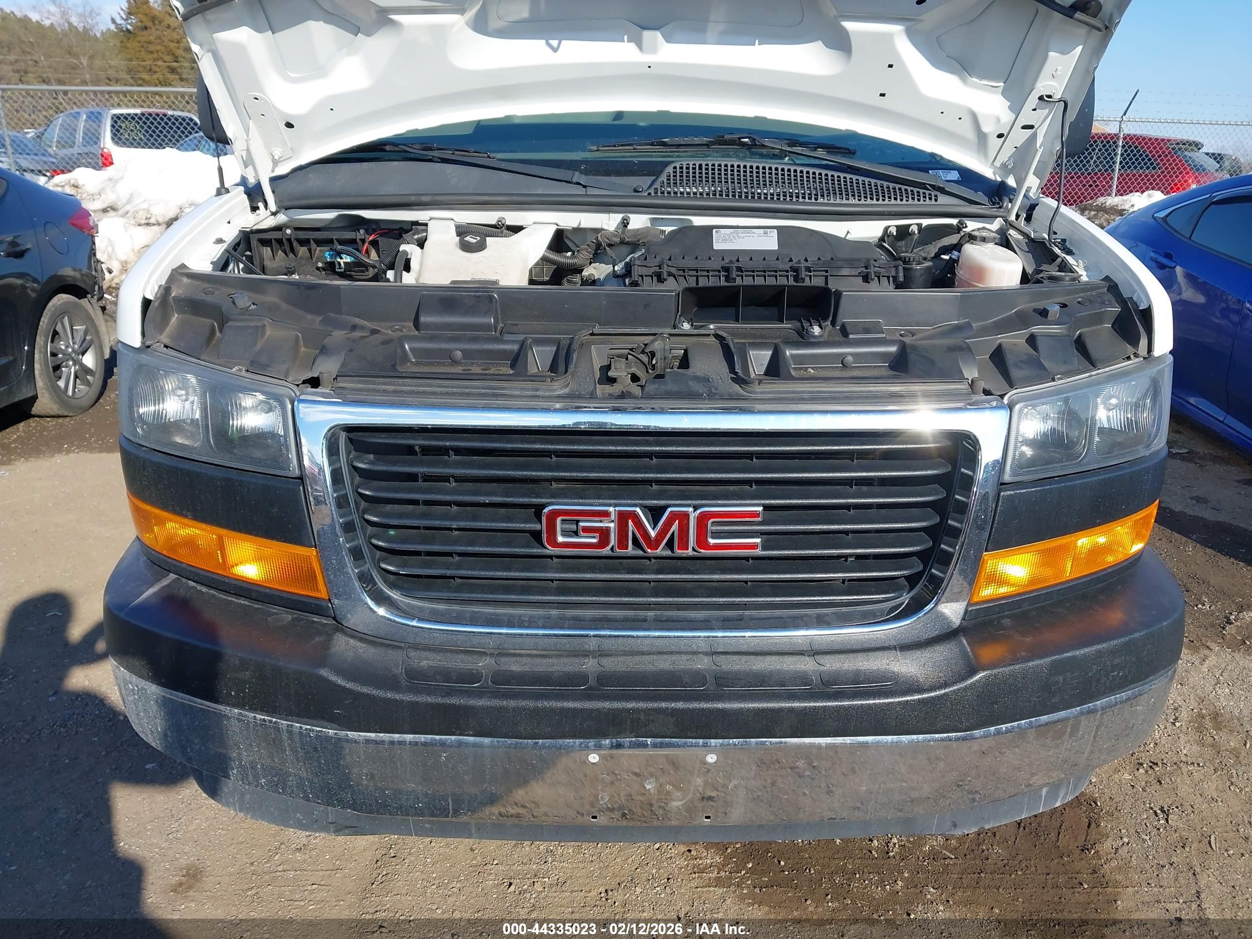 GMC SAVANA image 6
