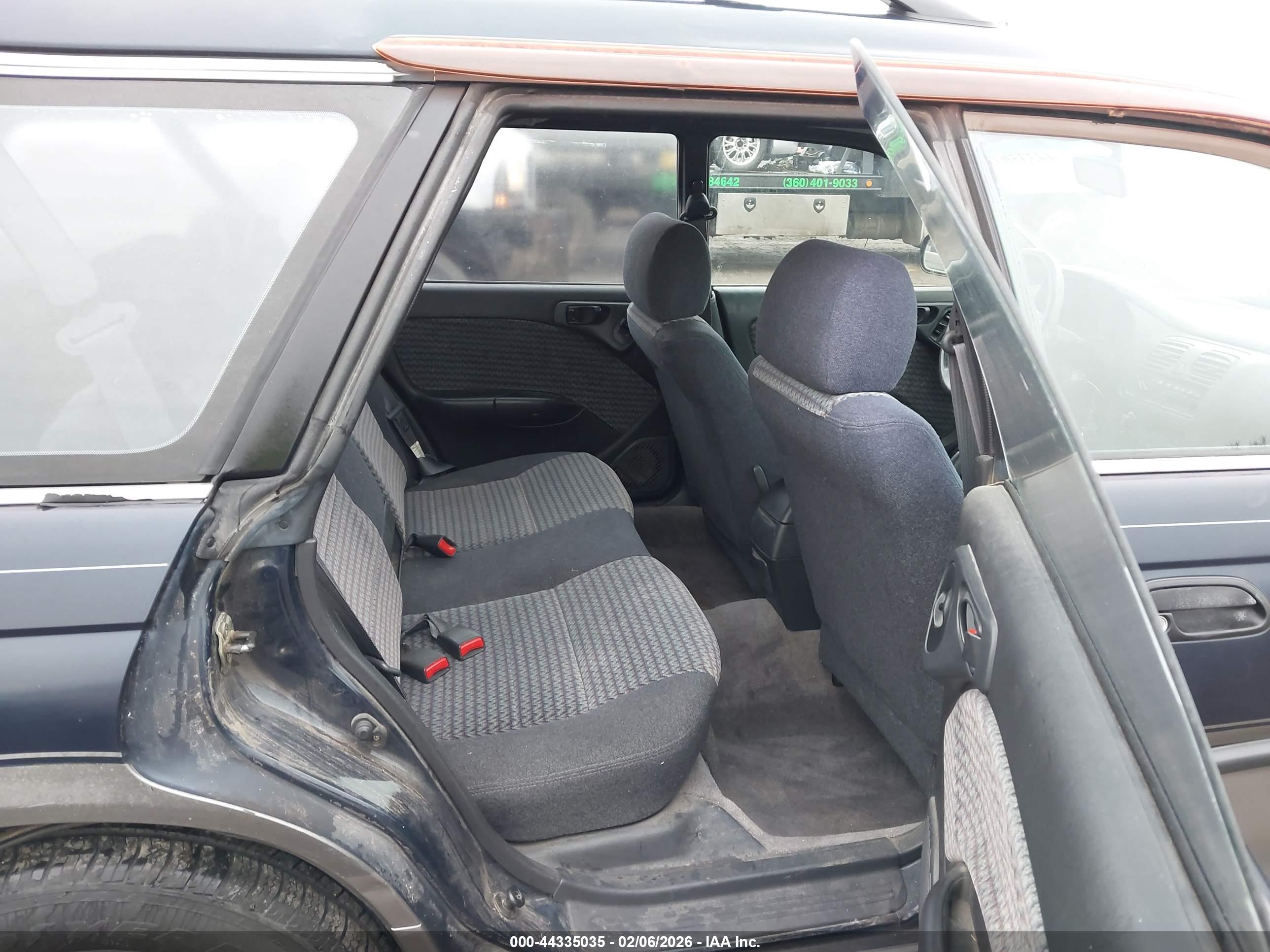 SUBARU LEGACY image 8