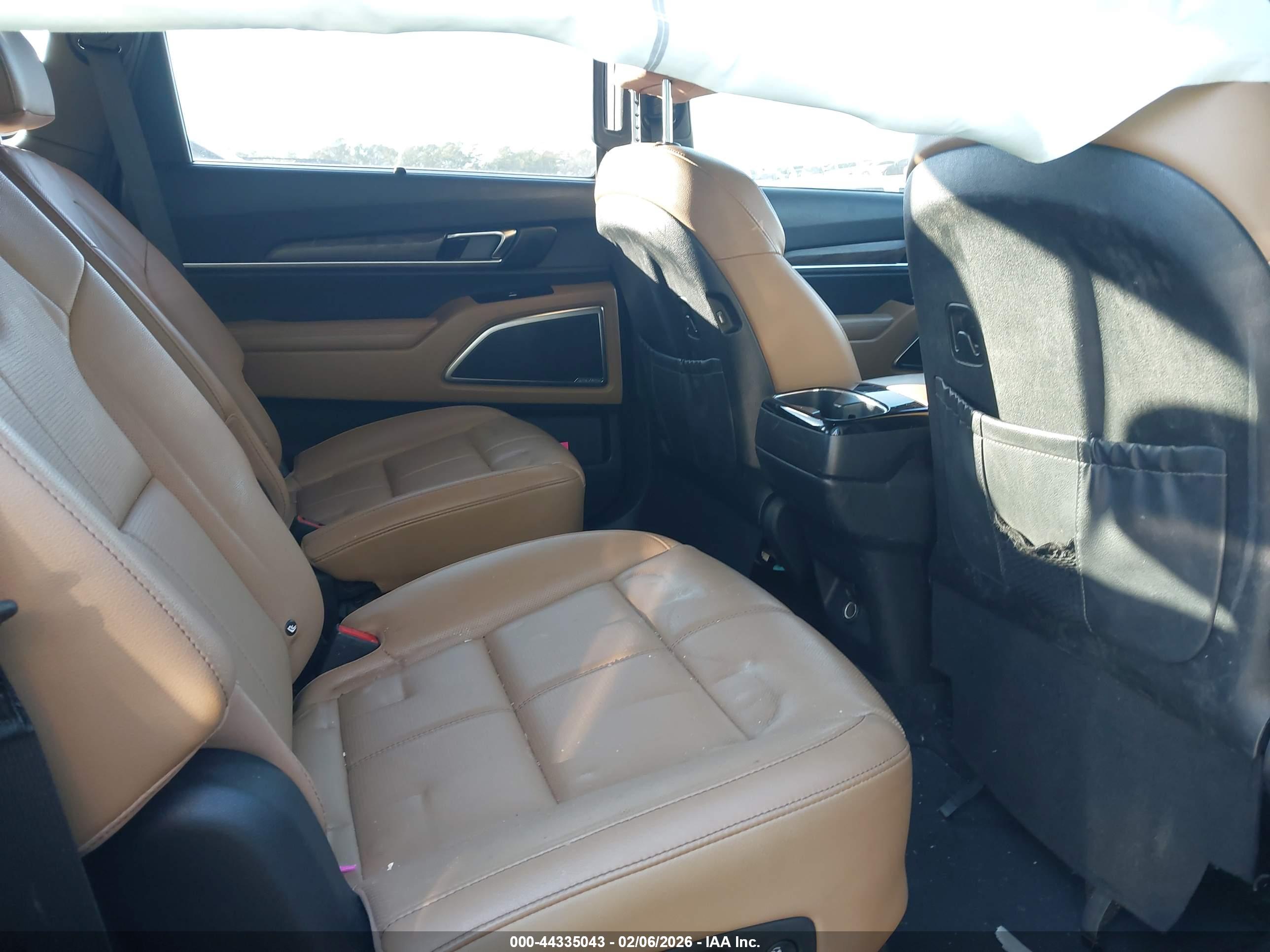 KIA TELLURIDE image 8