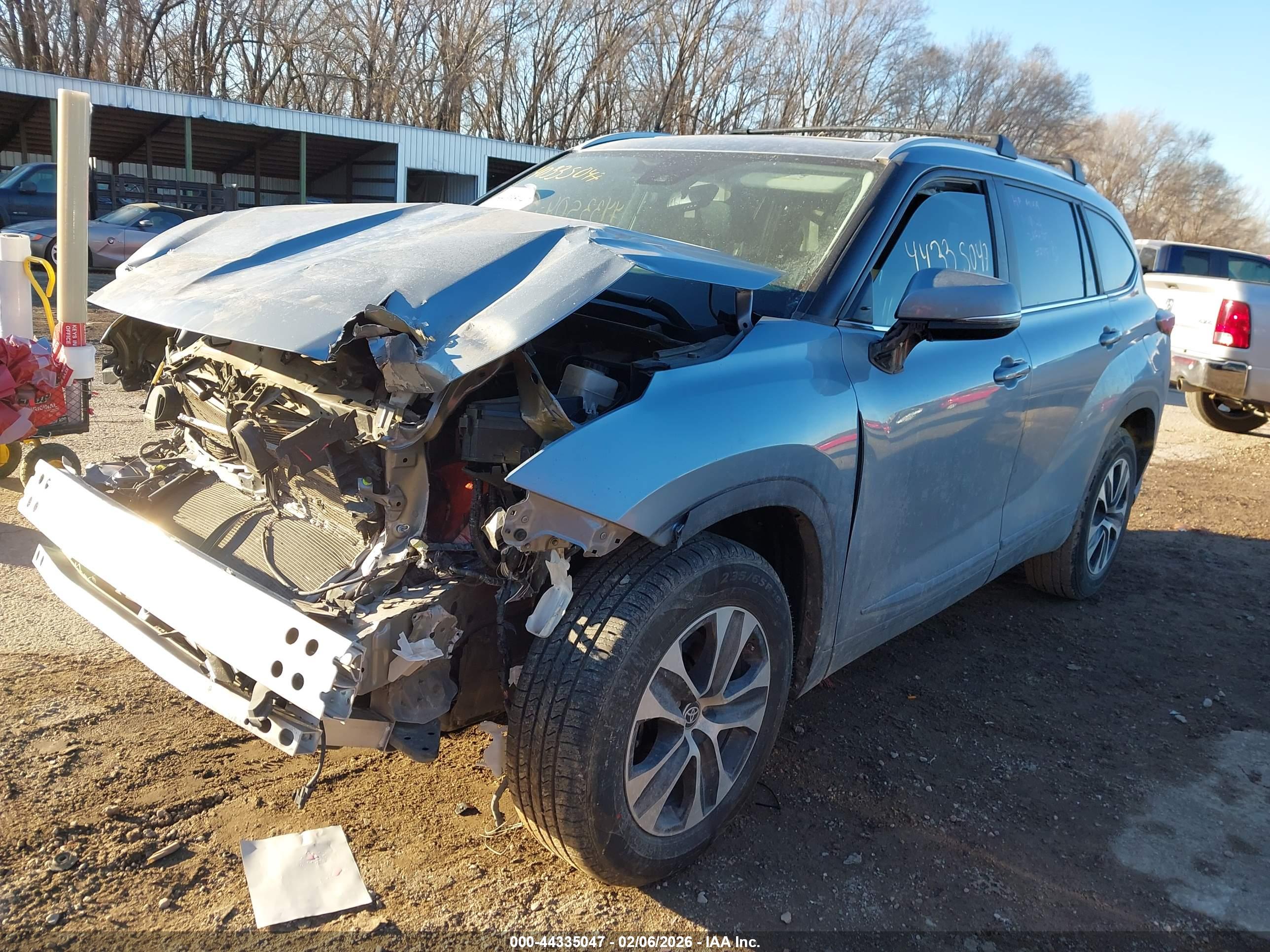 TOYOTA HIGHLANDER image 2