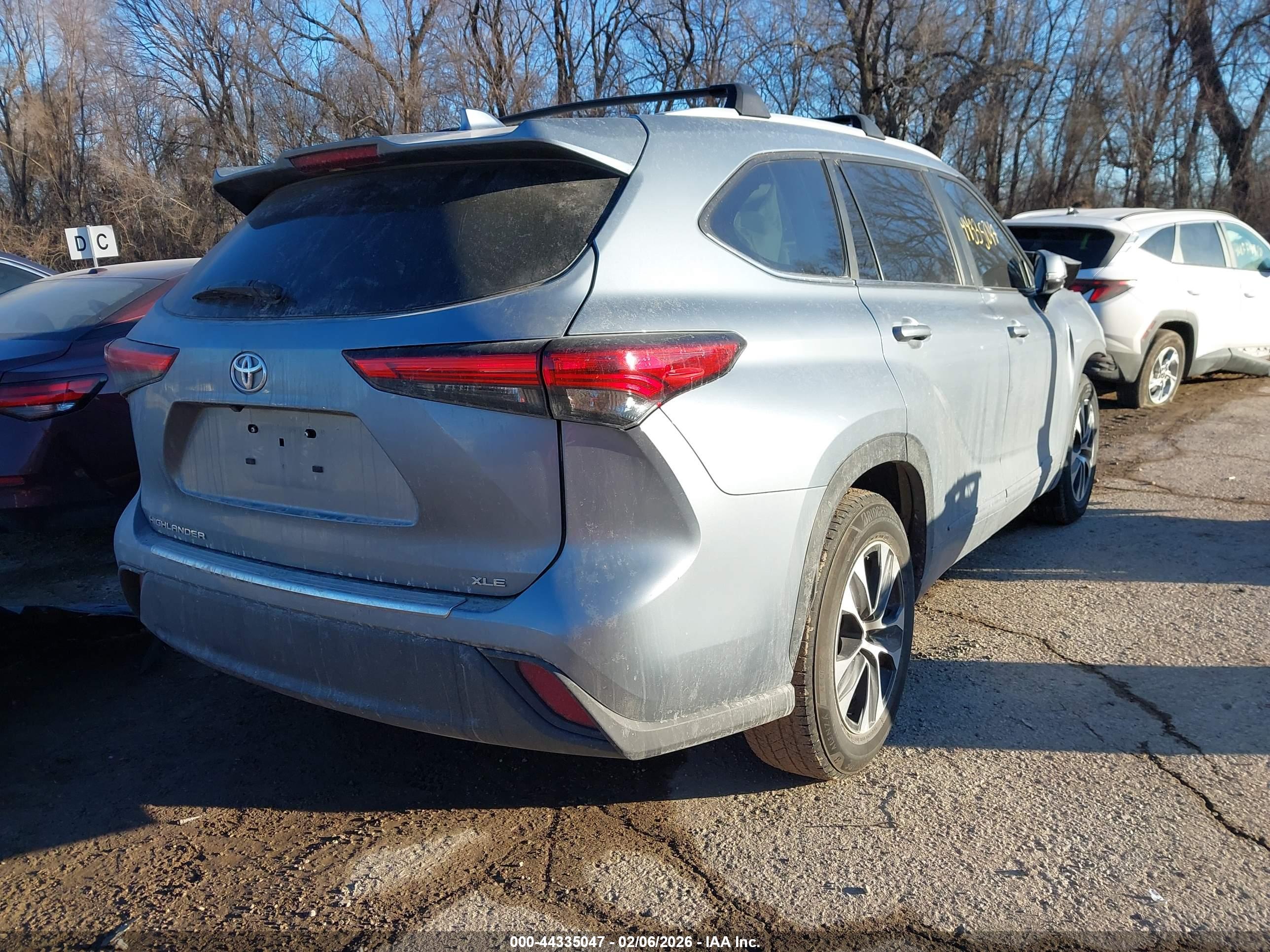 TOYOTA HIGHLANDER image 4