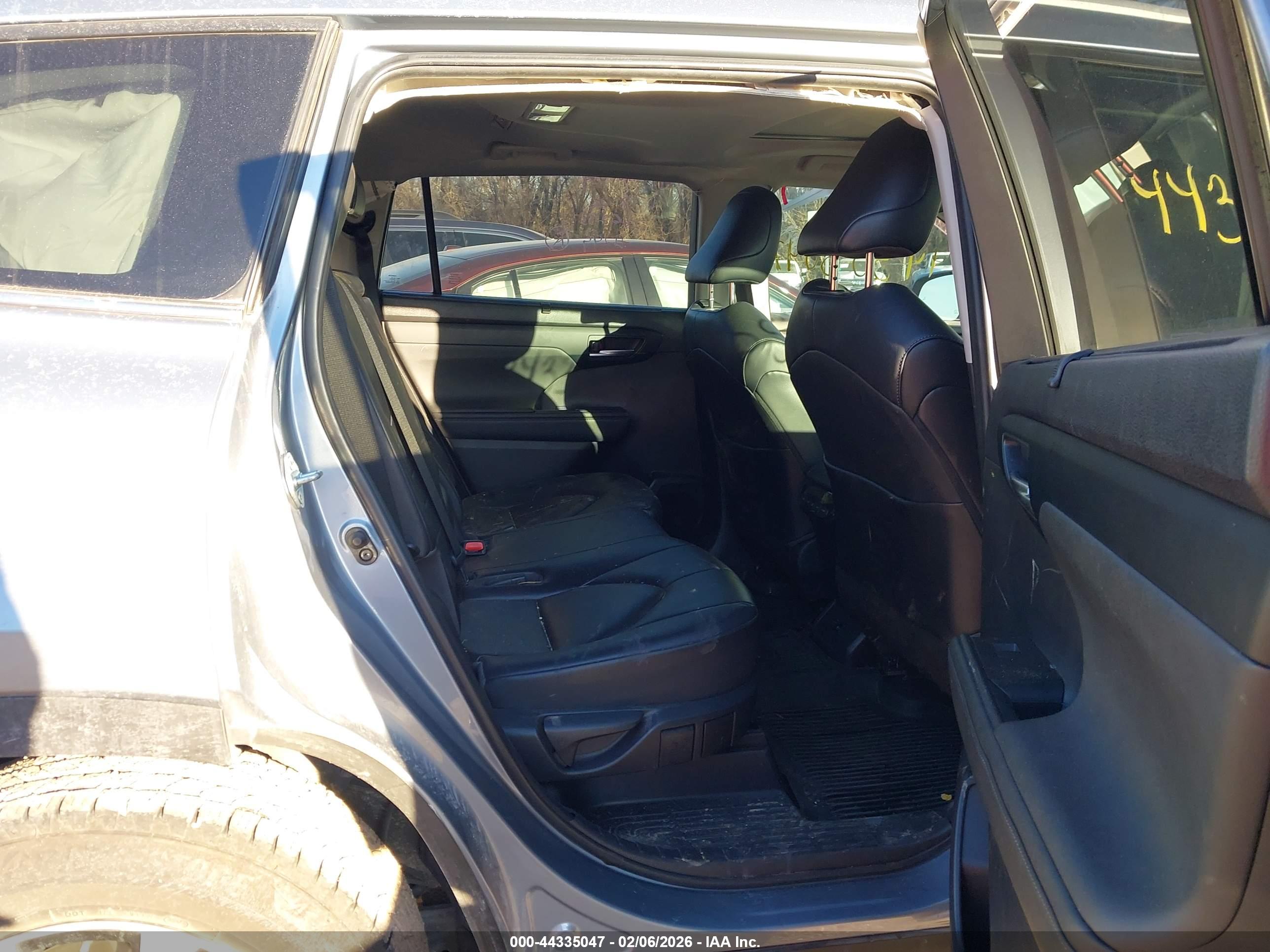TOYOTA HIGHLANDER image 8