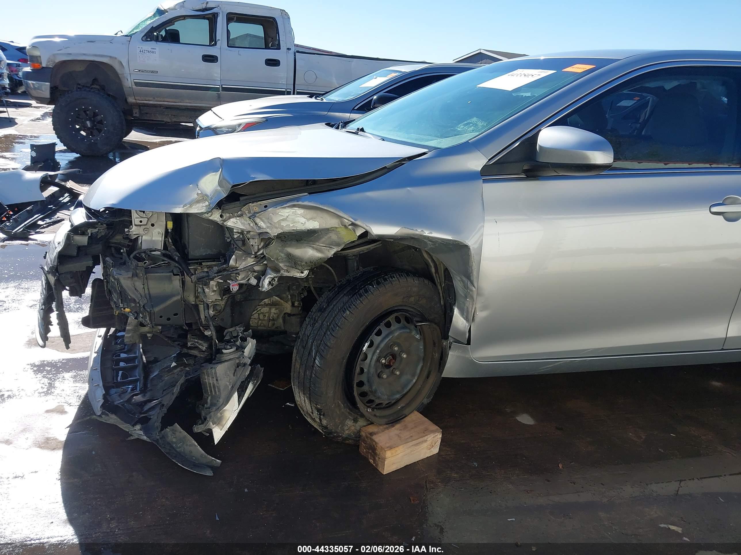 TOYOTA CAMRY image 6