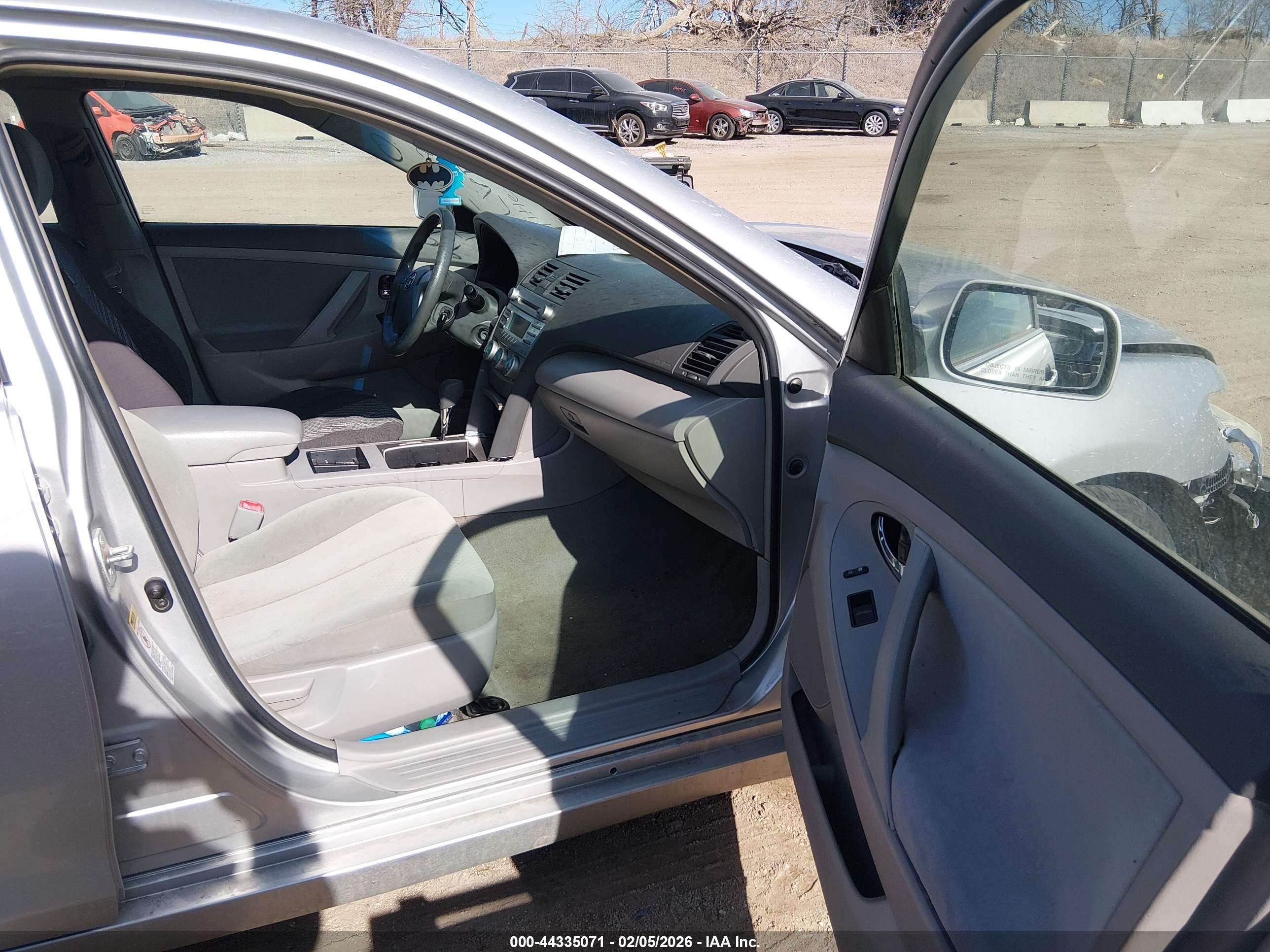 TOYOTA CAMRY image 5