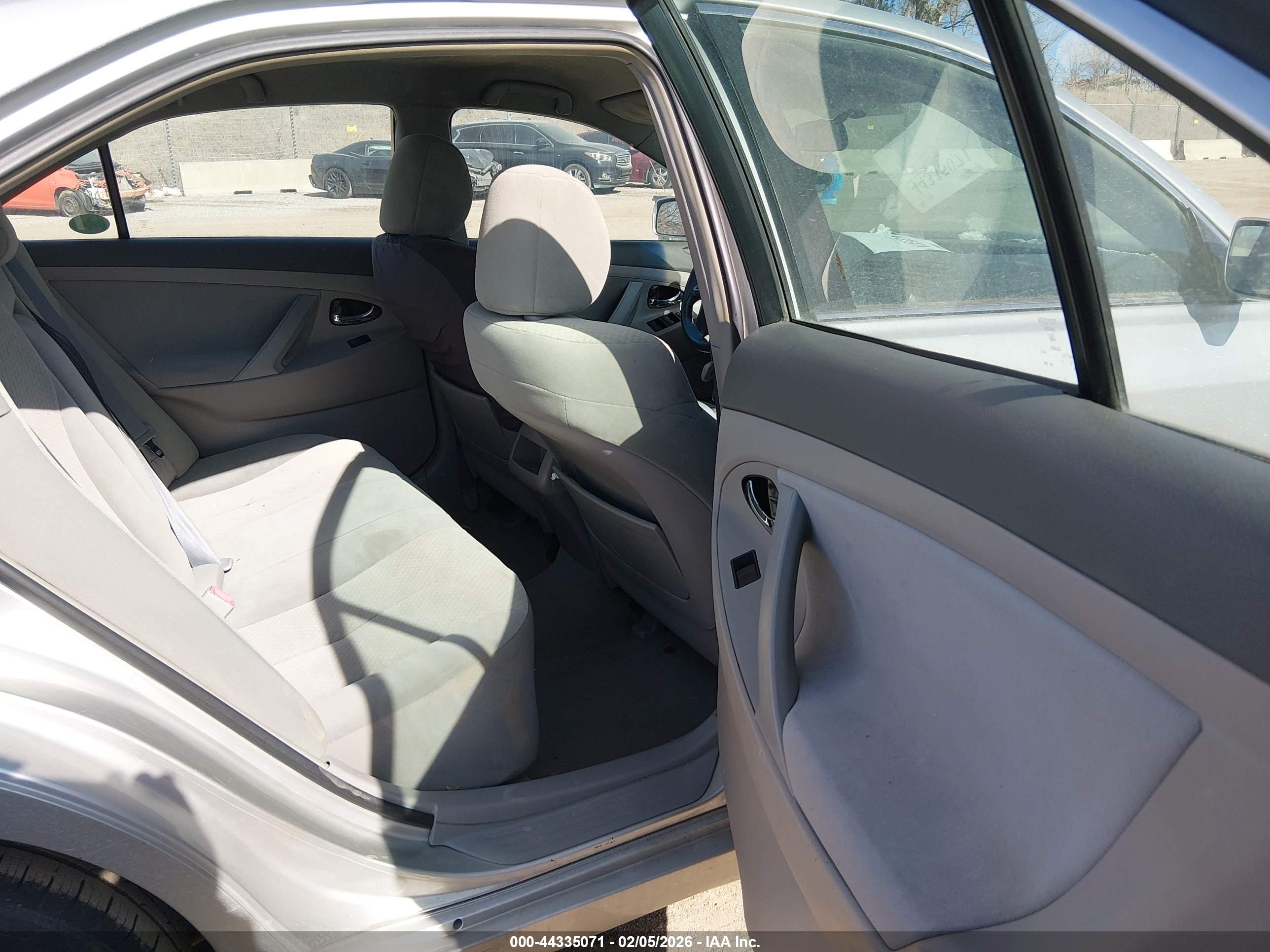 TOYOTA CAMRY image 8