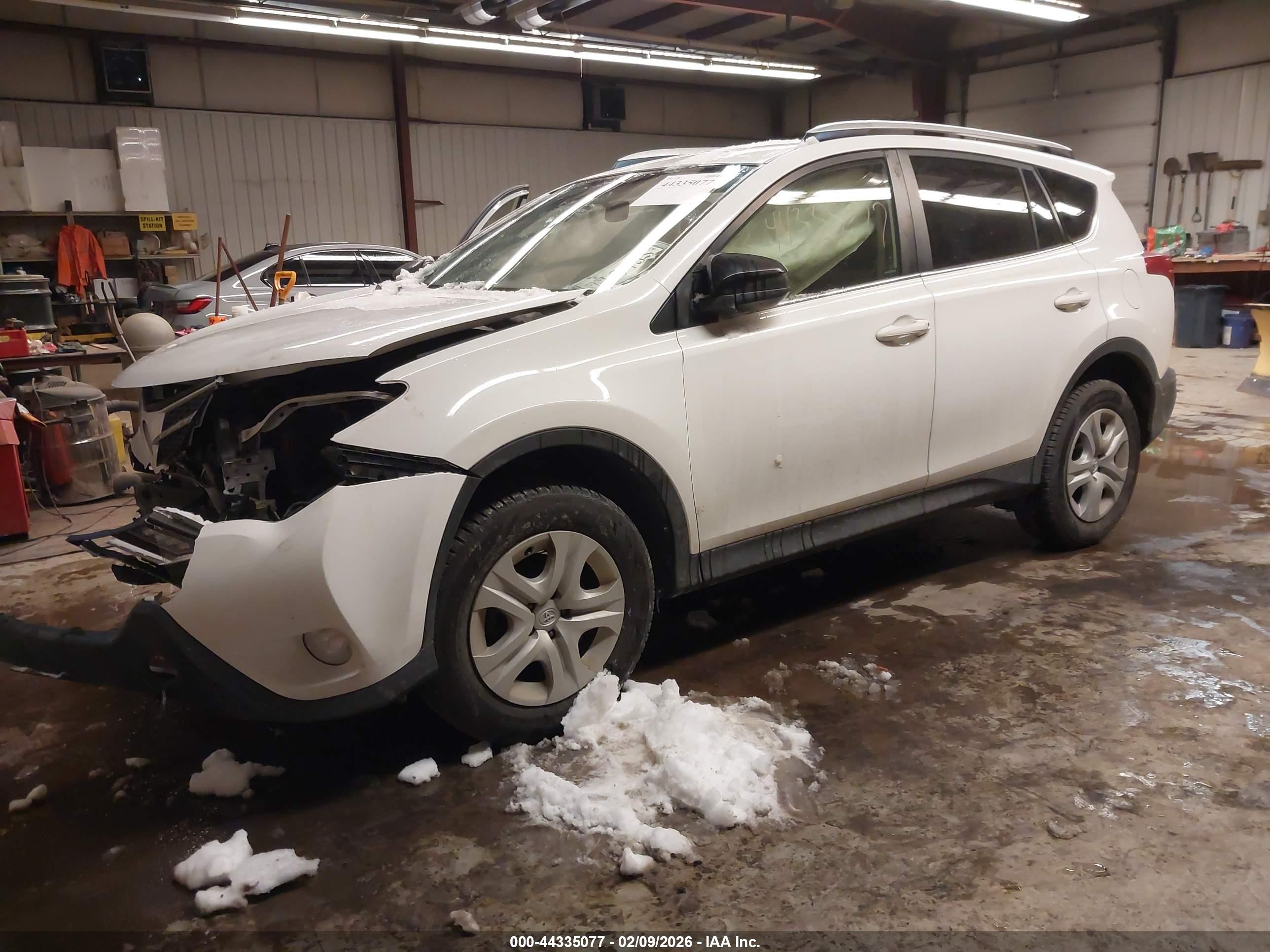 TOYOTA RAV4 image 2