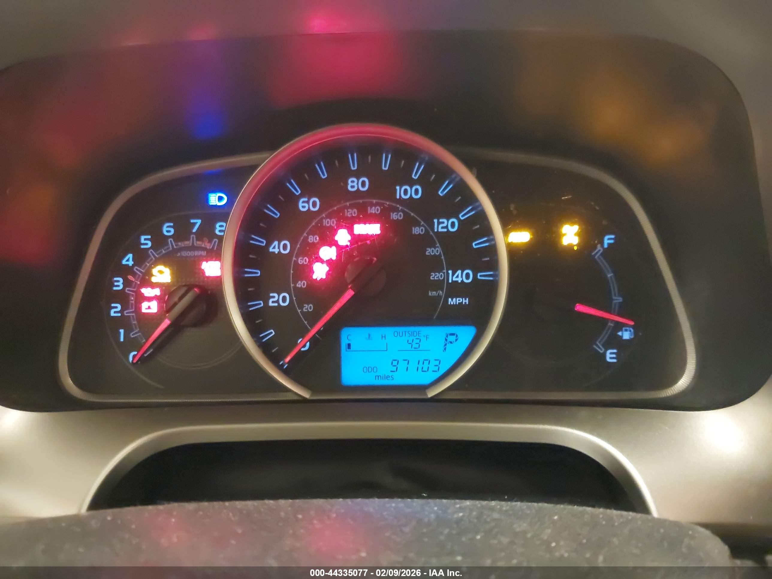 TOYOTA RAV4 image 7