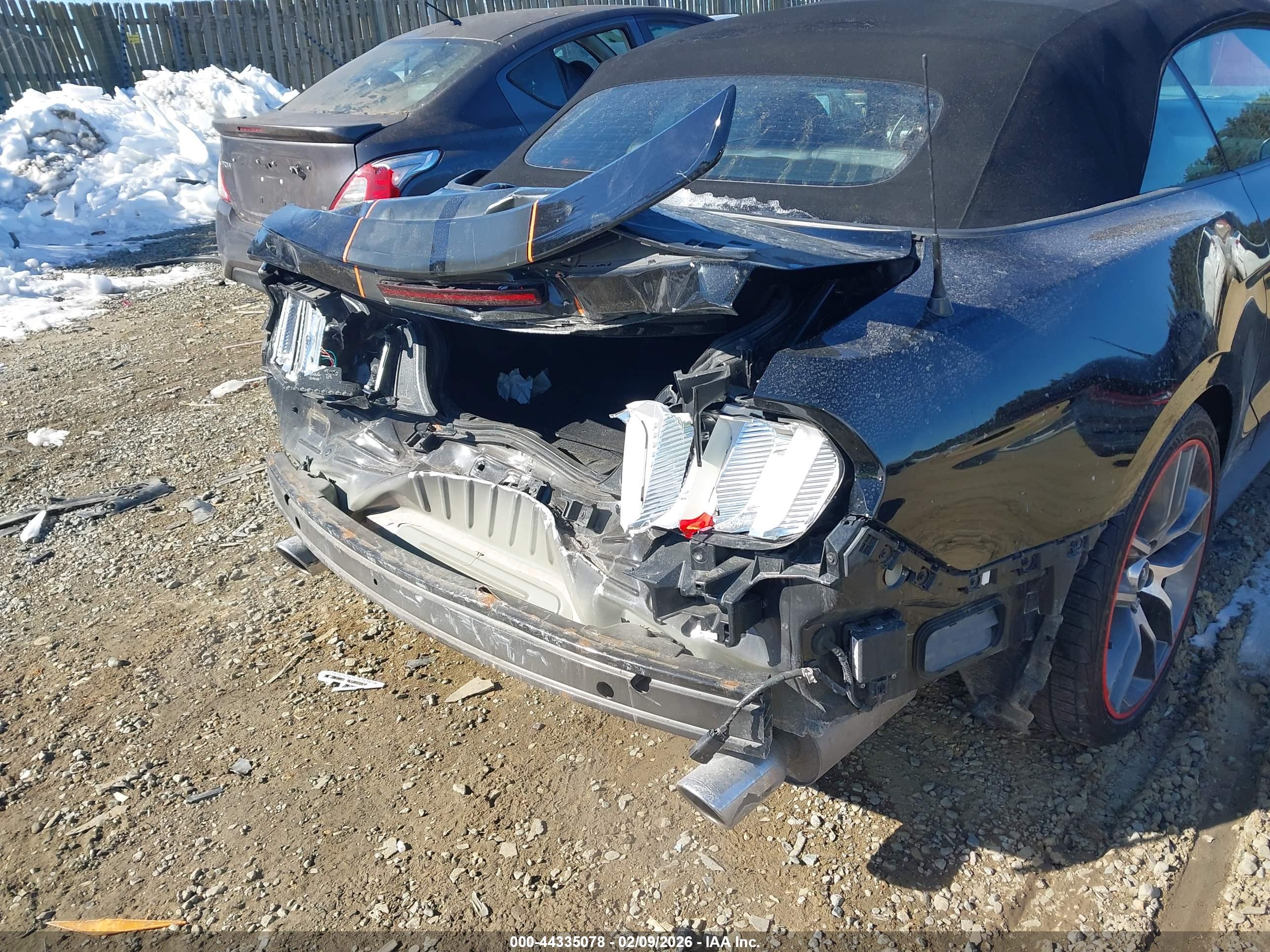 FORD MUSTANG image 6