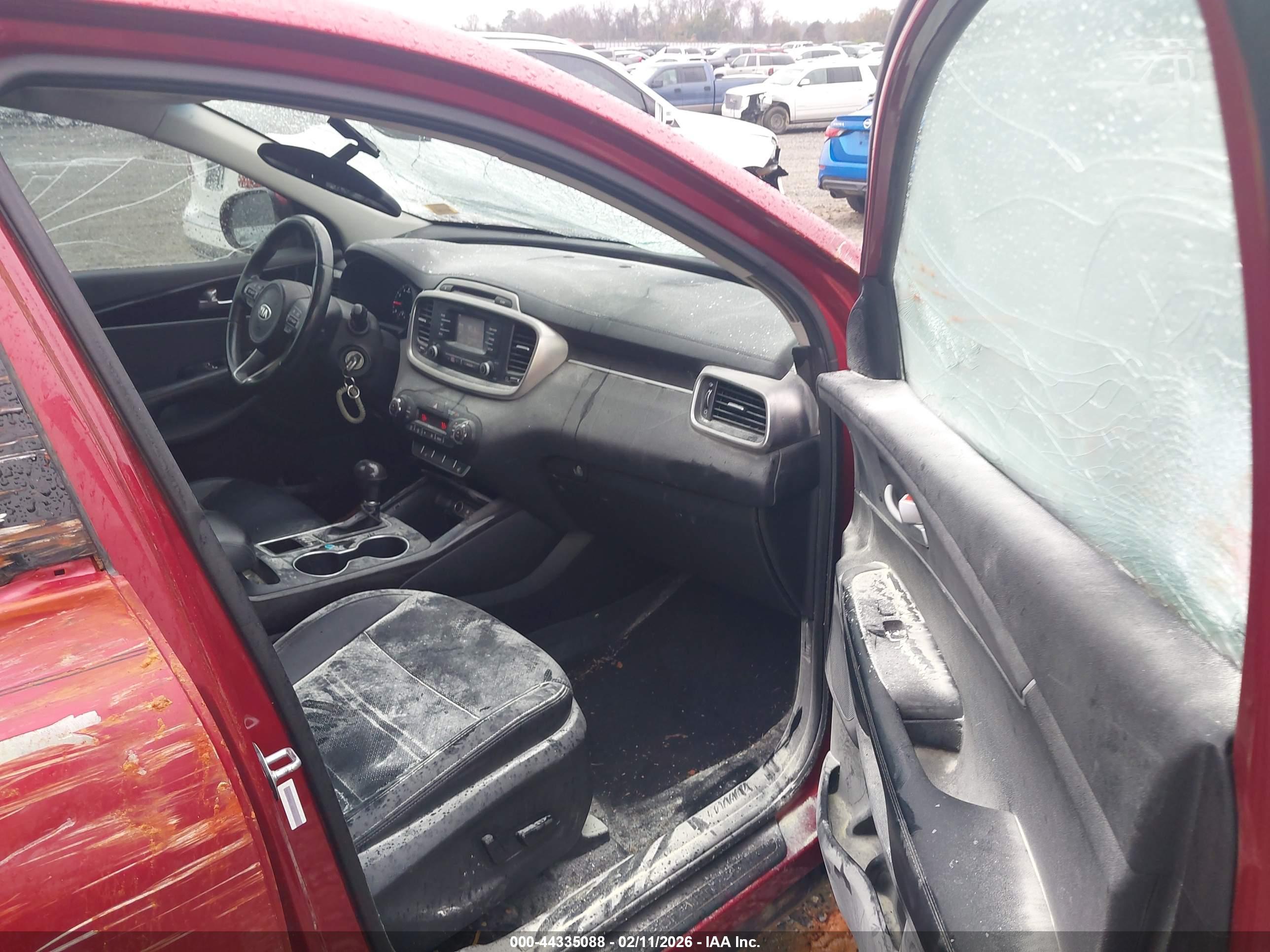 KIA SORENTO image 5