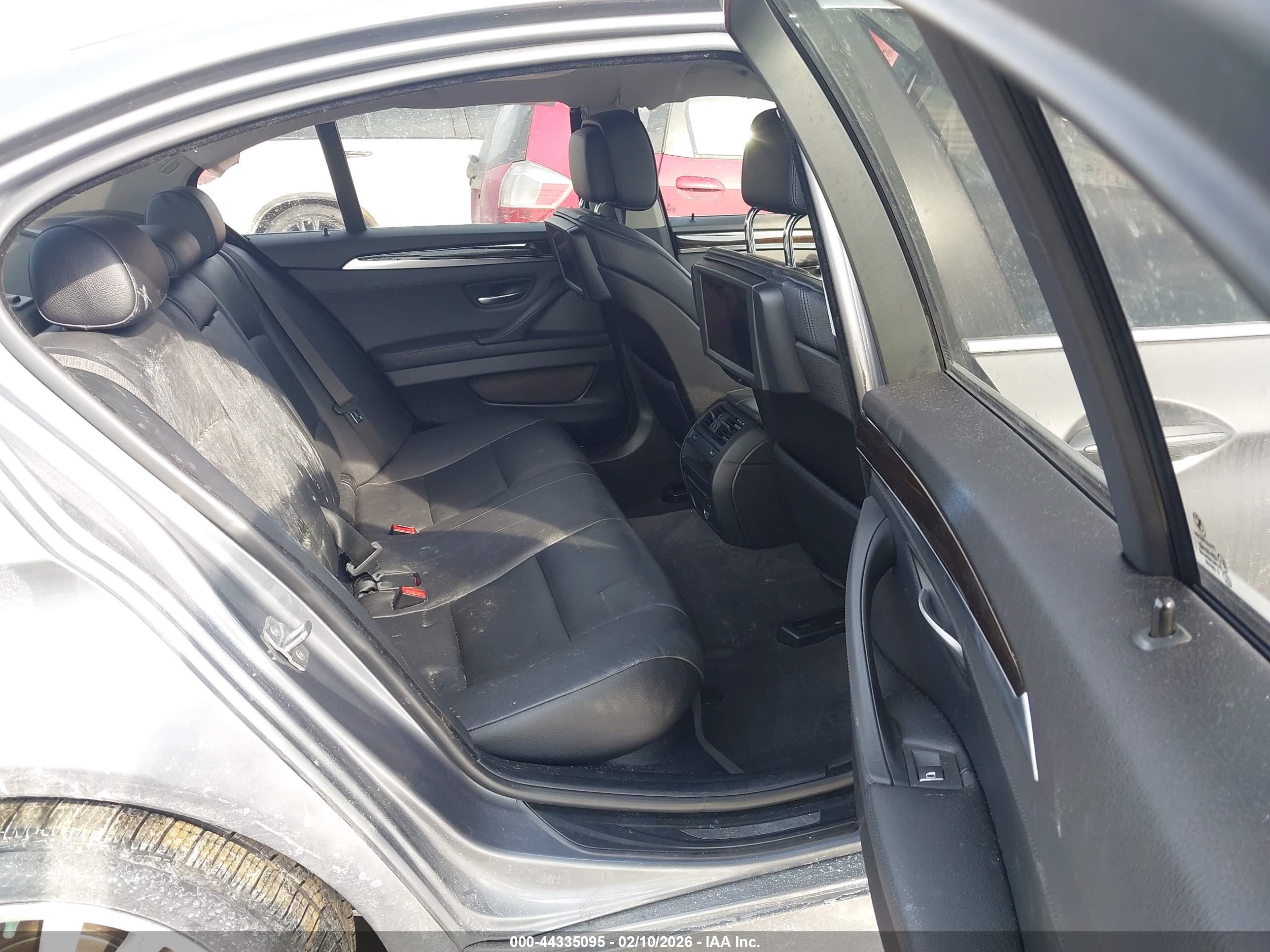 BMW 535I image 8