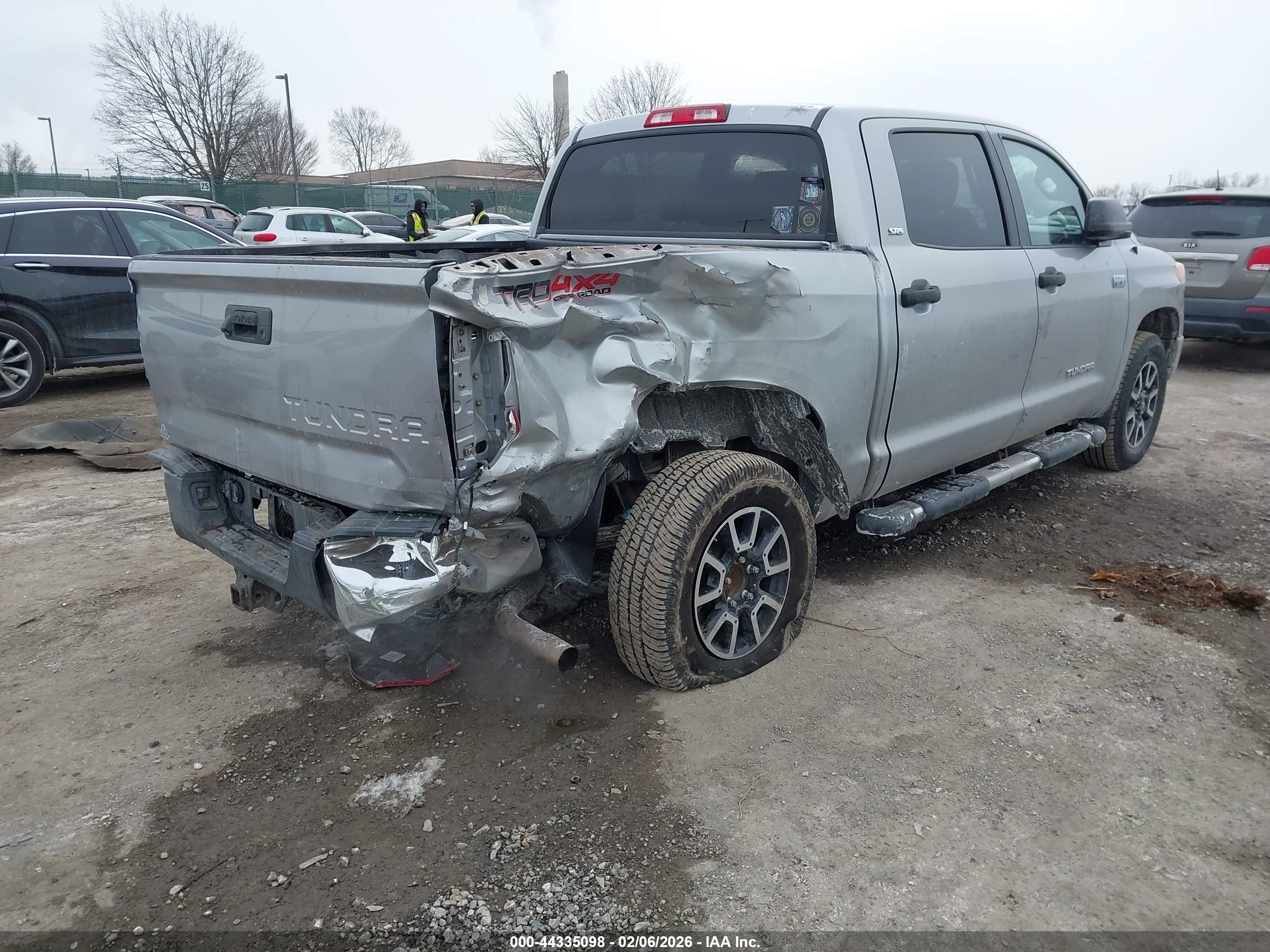 TOYOTA TUNDRA image 4