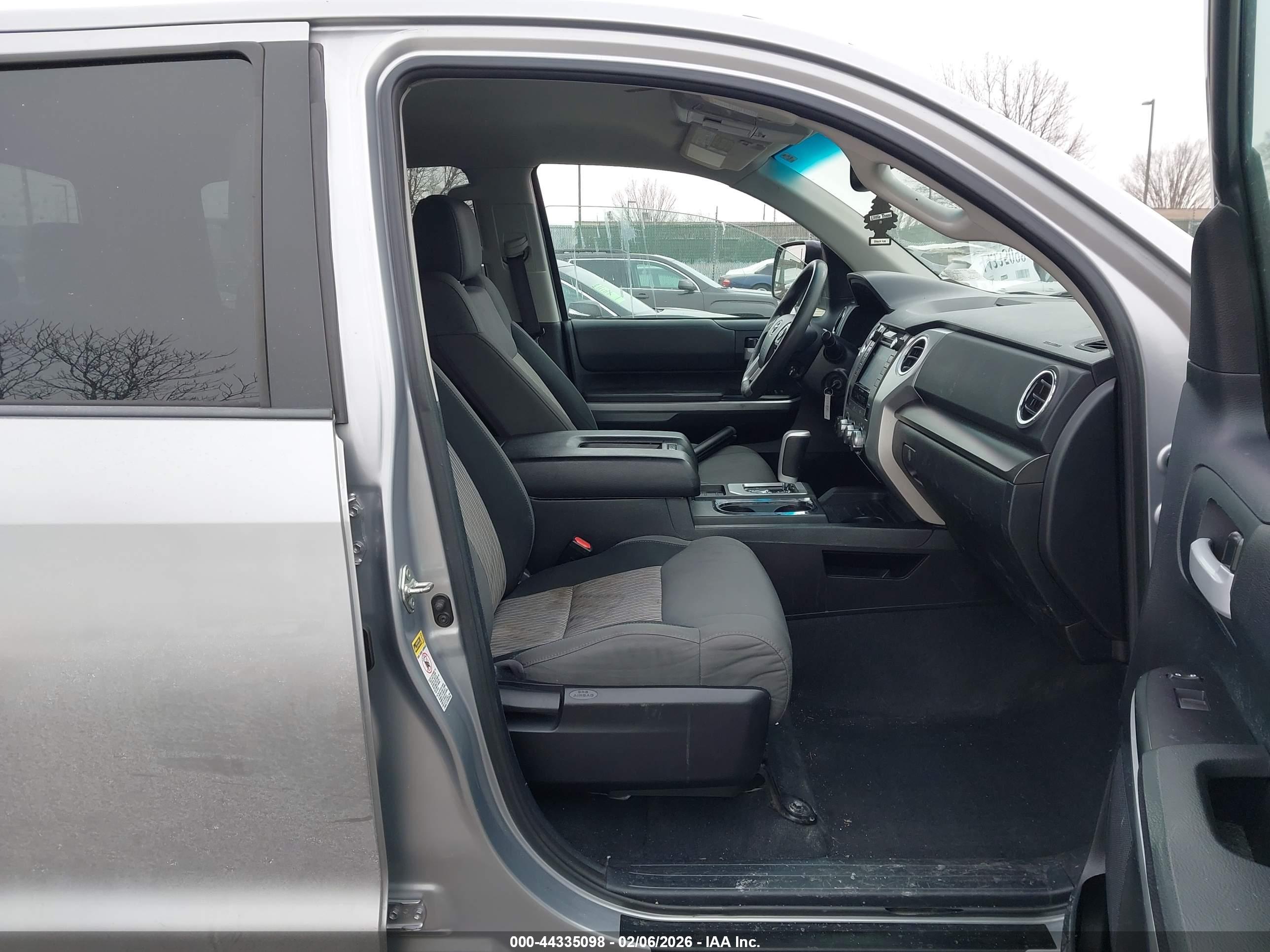TOYOTA TUNDRA image 5