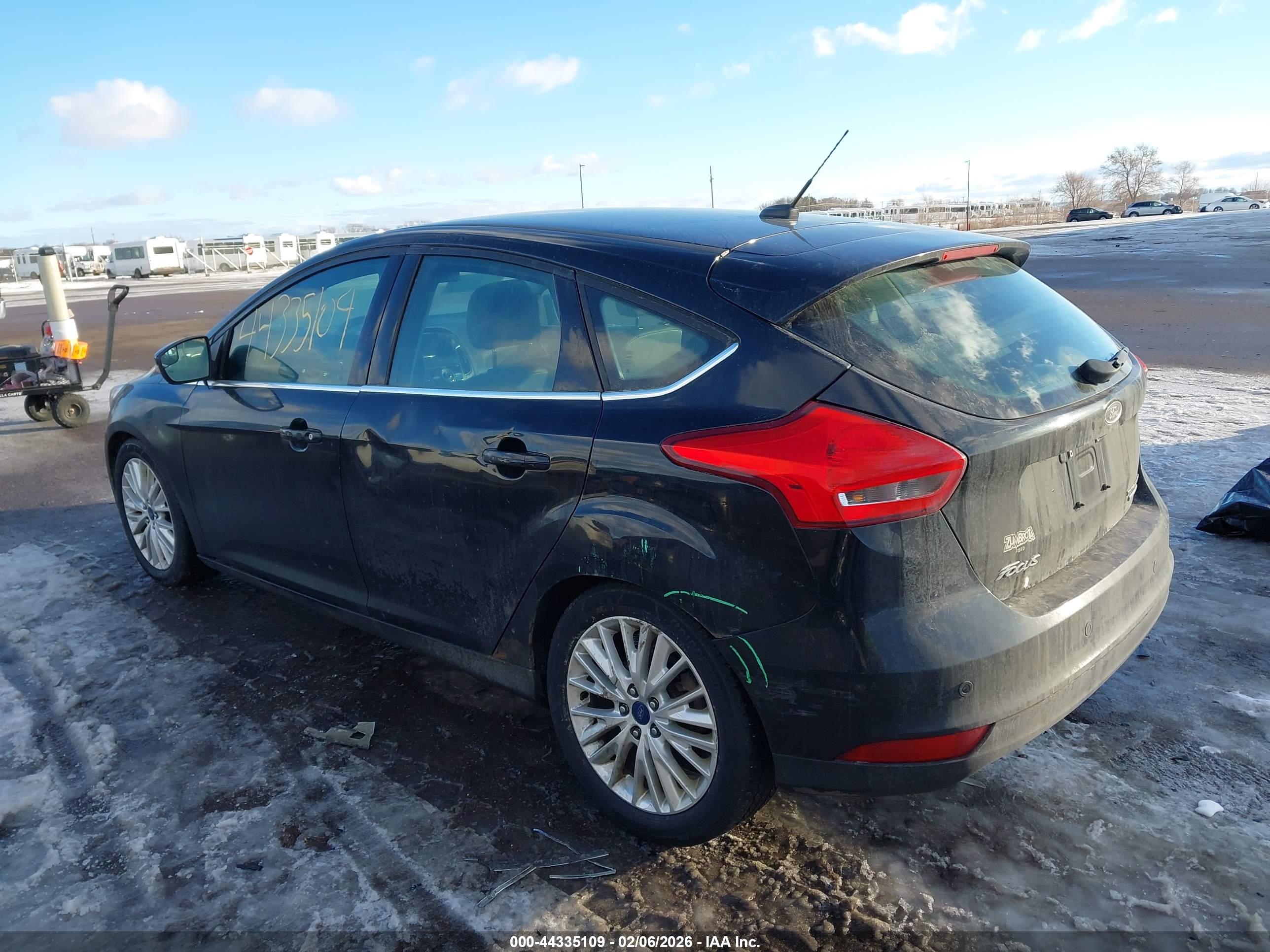 FORD FOCUS image 3