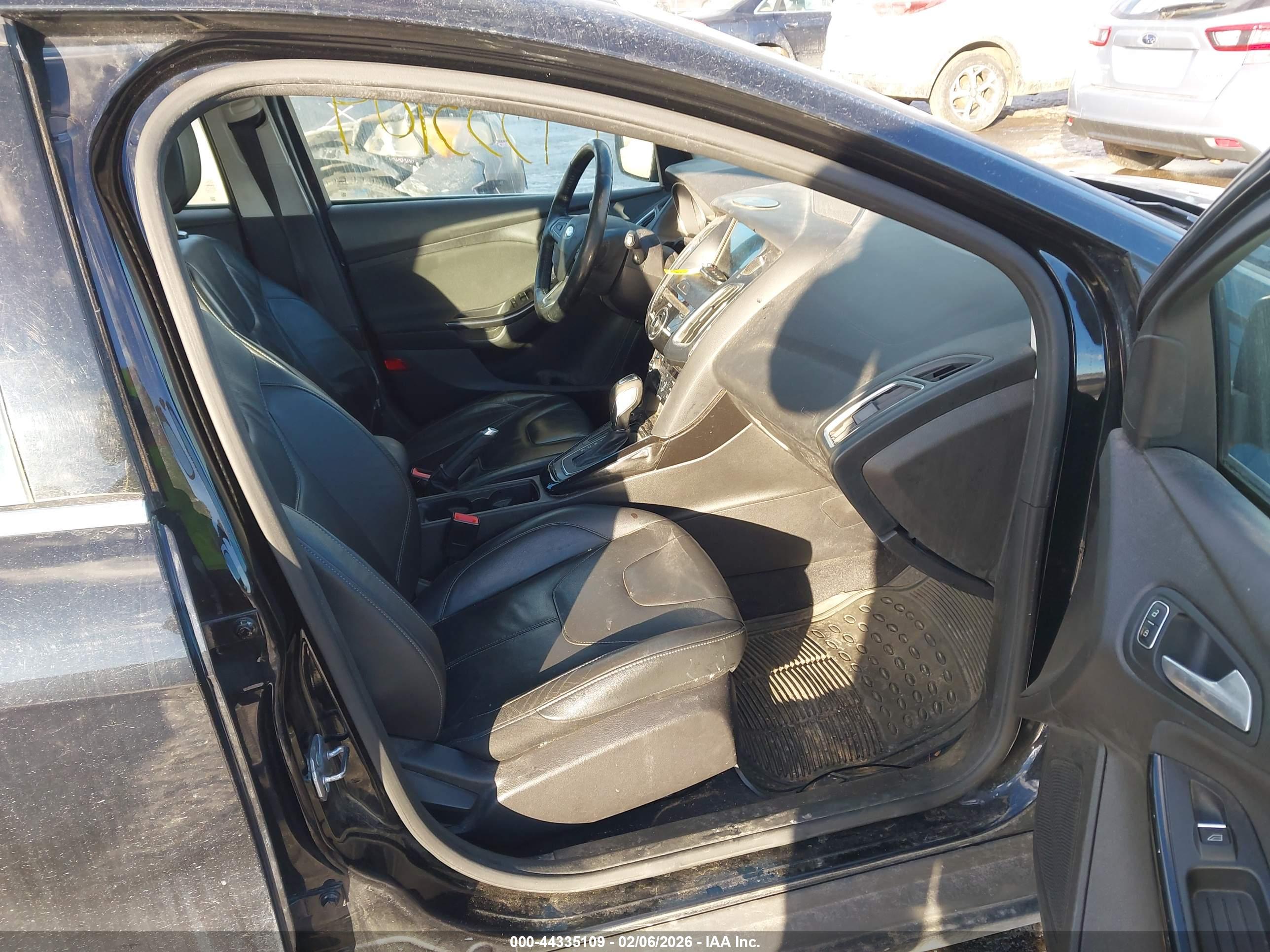 FORD FOCUS image 5