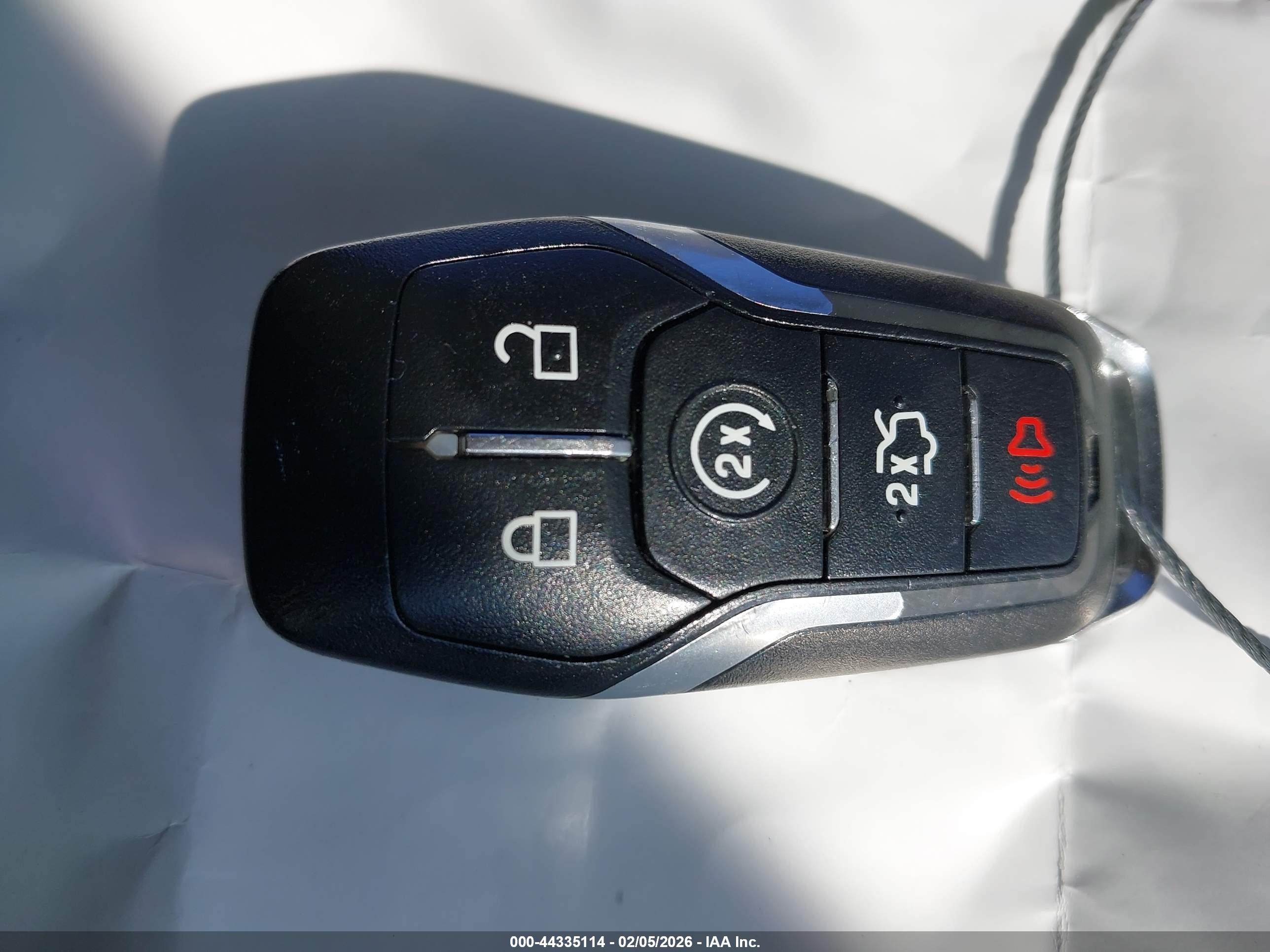 FORD FUSION image 11