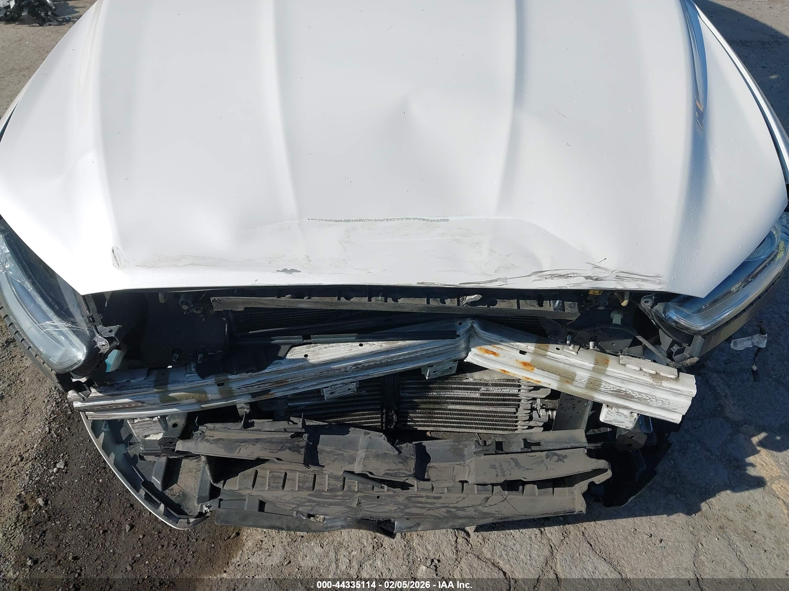 FORD FUSION image 6